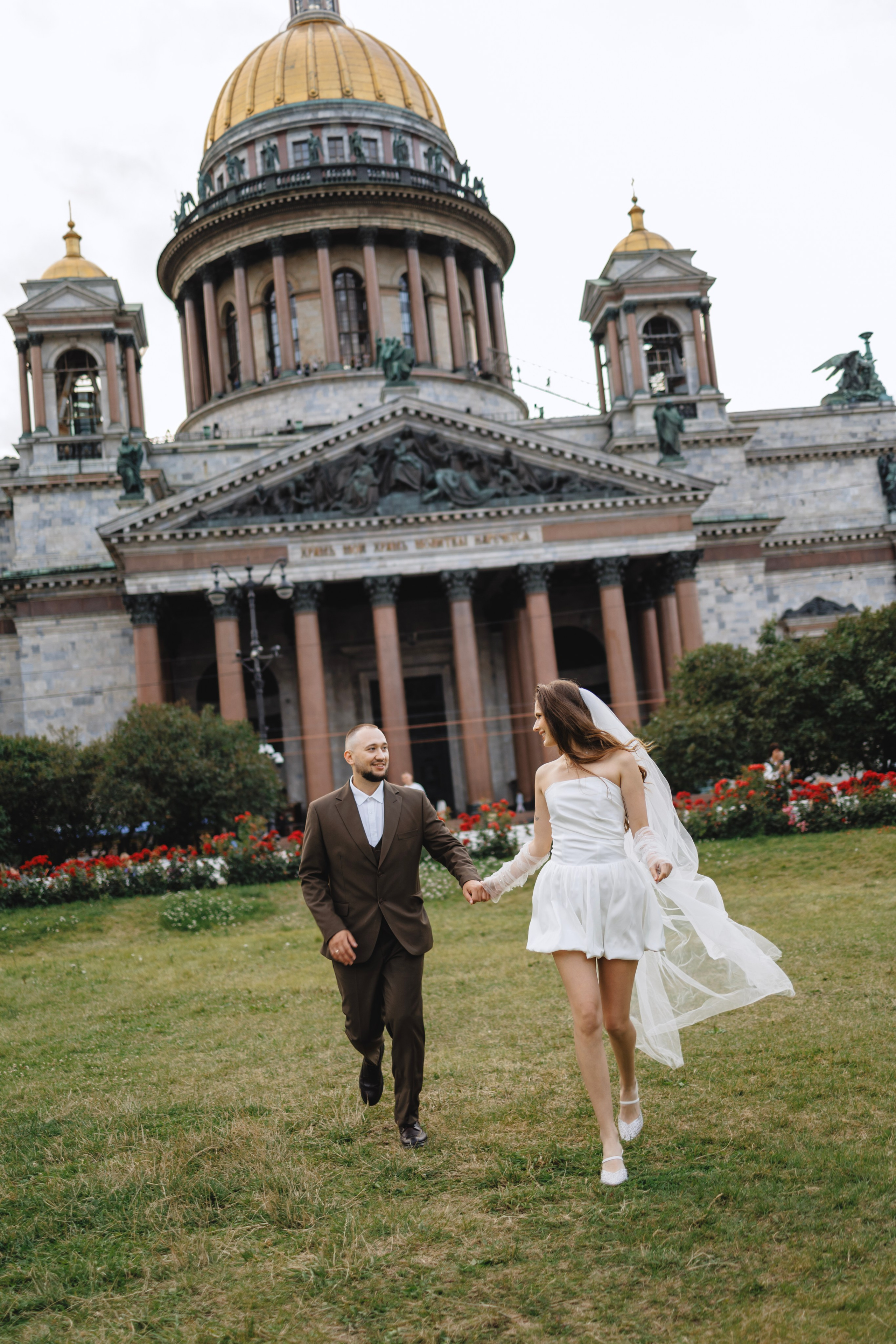 Руслан и Виолетта — Исаакий, Зимняя канавка. Боженова Елена фотограф Санкт-Петербург