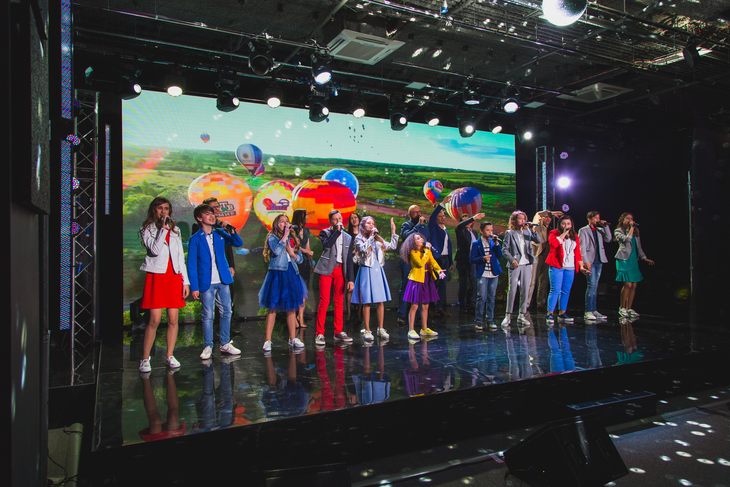 О2ТВ группа СТРАНА. Видеооператор/Фотограф Николай Завьялов