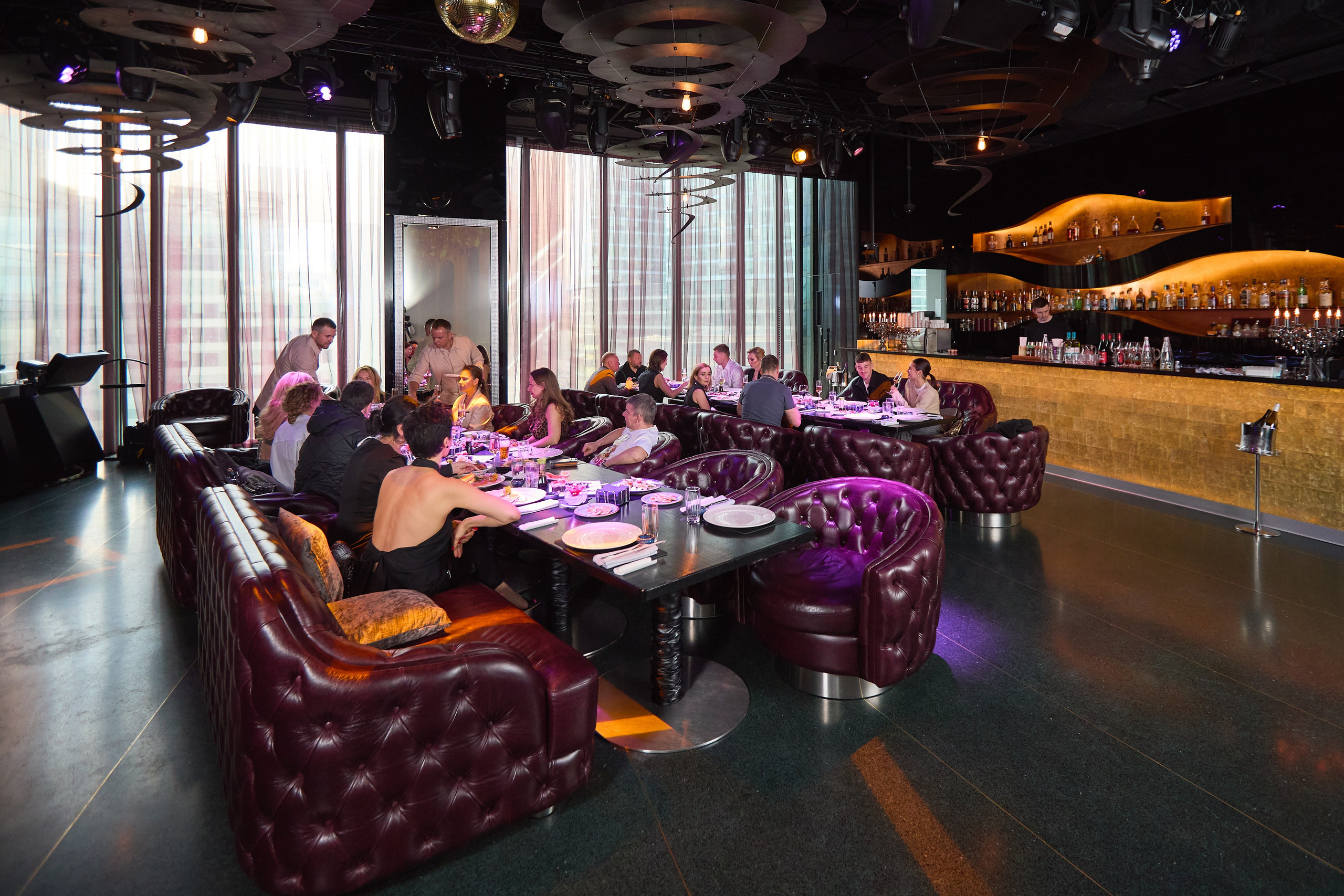 Юбилей в City Voice & Six Floor. Александр Осин — корпоративный и семейный фотограф в Москве