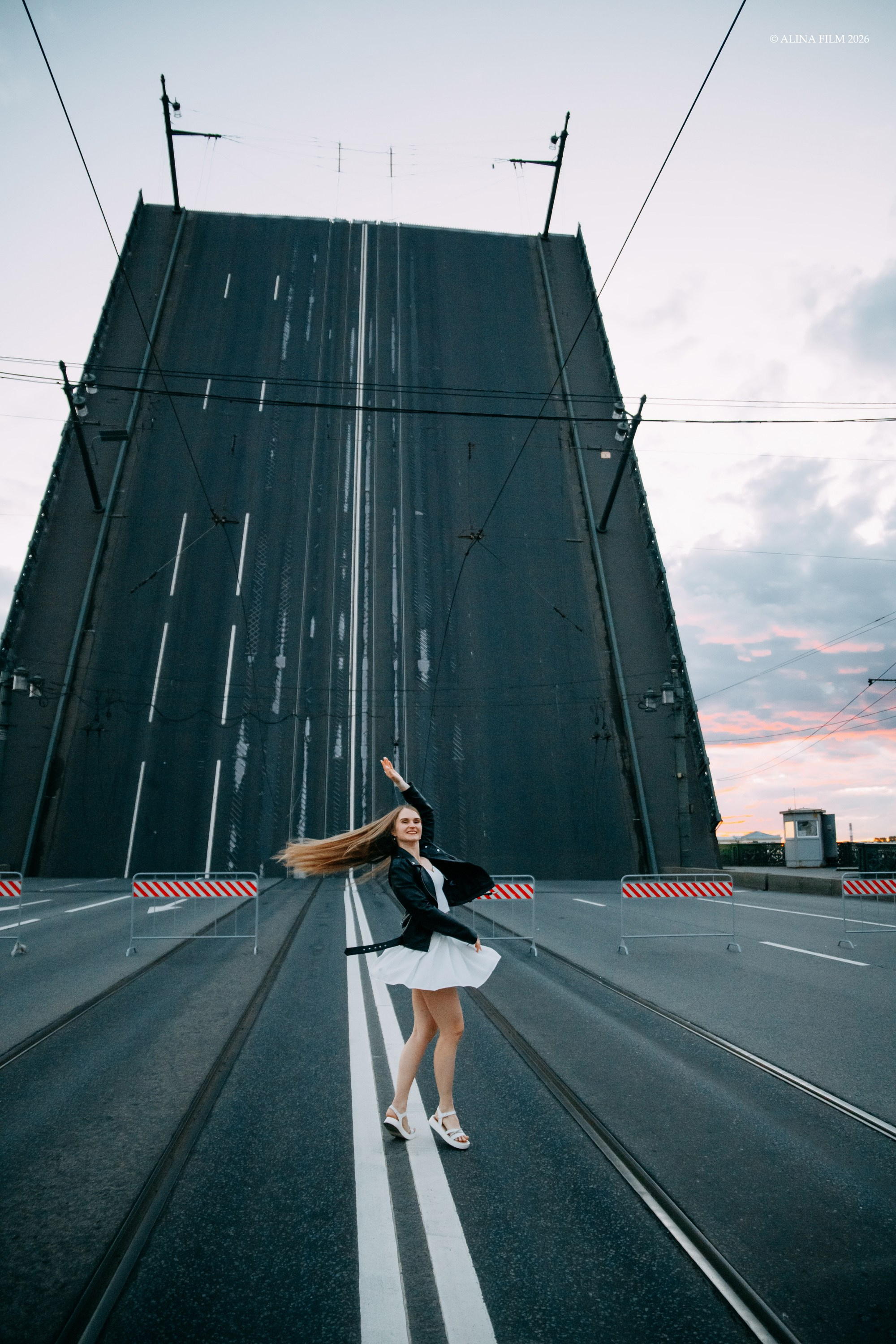 Фотосессия с разведенными мостами. Фотограф в Санкт-Петербурге Alina Film