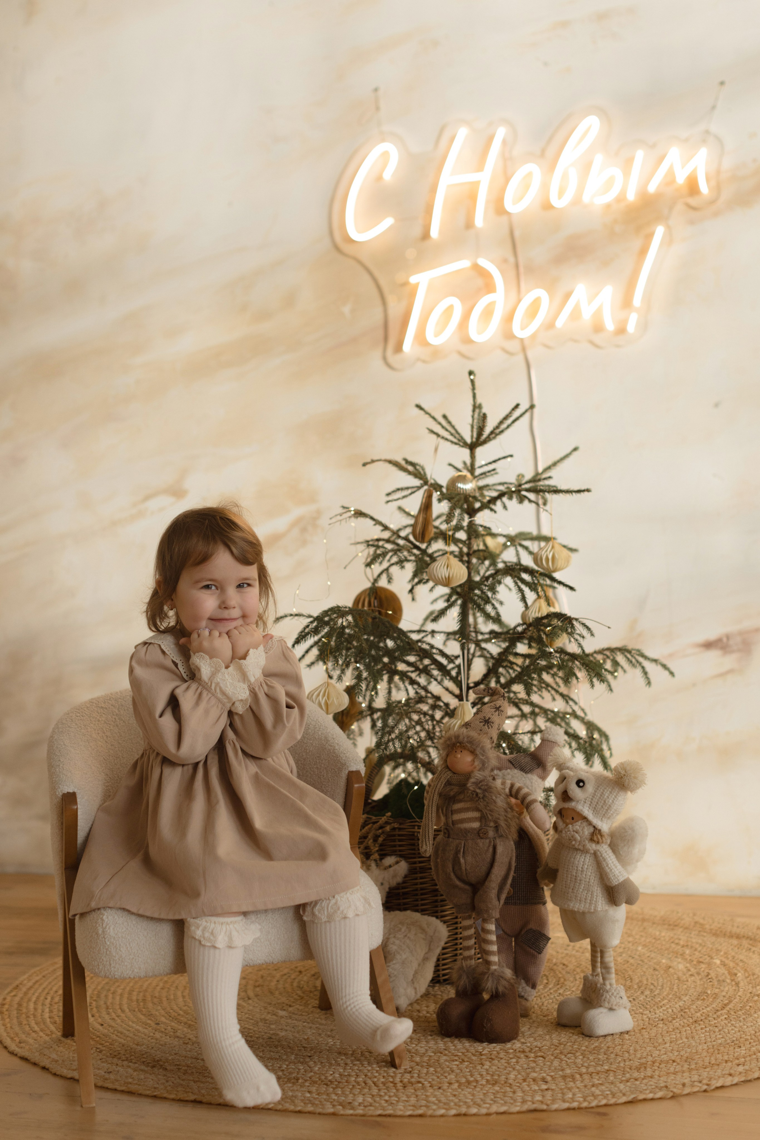 Новогодняя съемка в Мун (зал Семейный). Фотограф беременности и новорожденных в Красноярске Вета Ланская