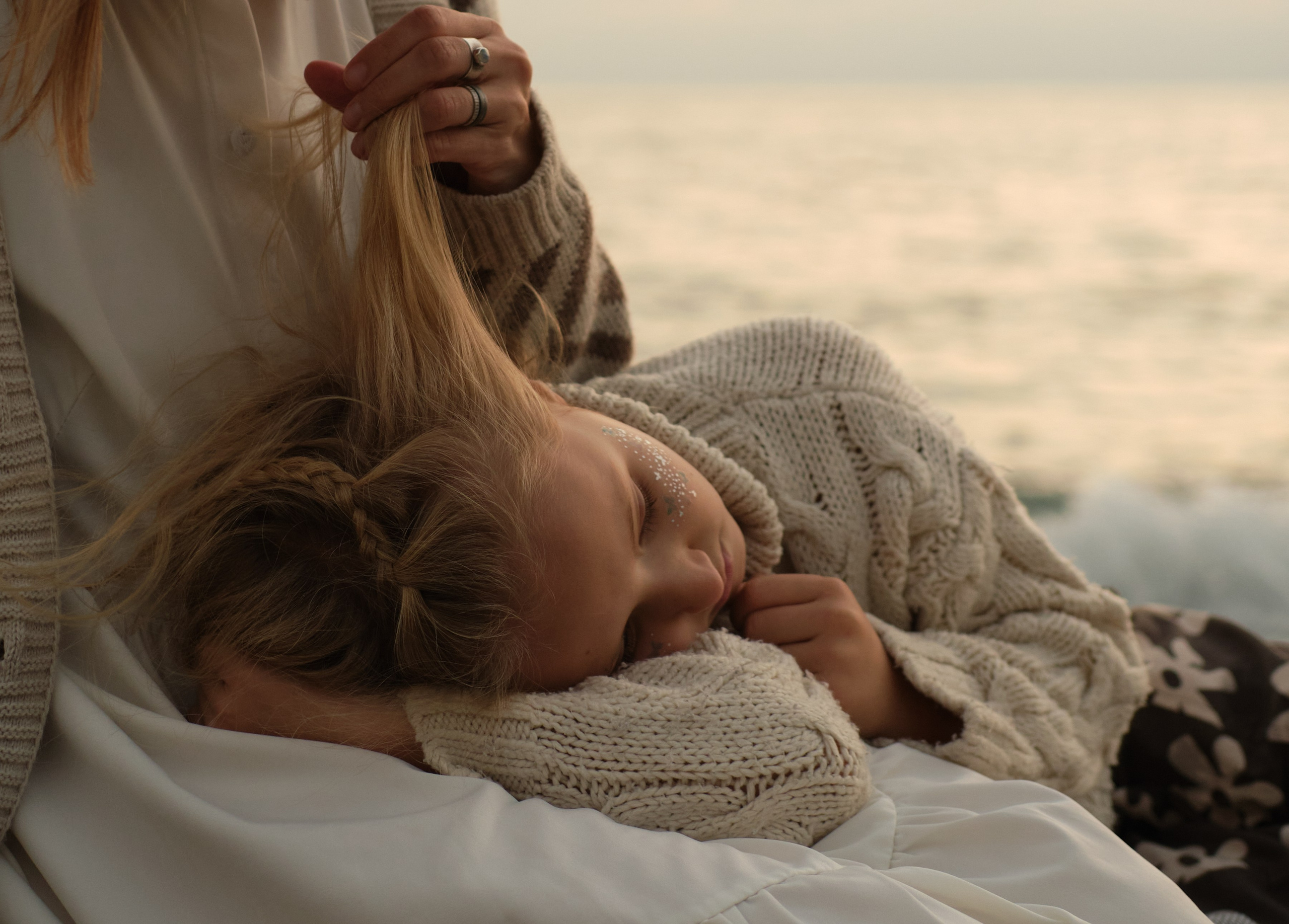 Под шум прибоя. Фотограф Карелина Полина