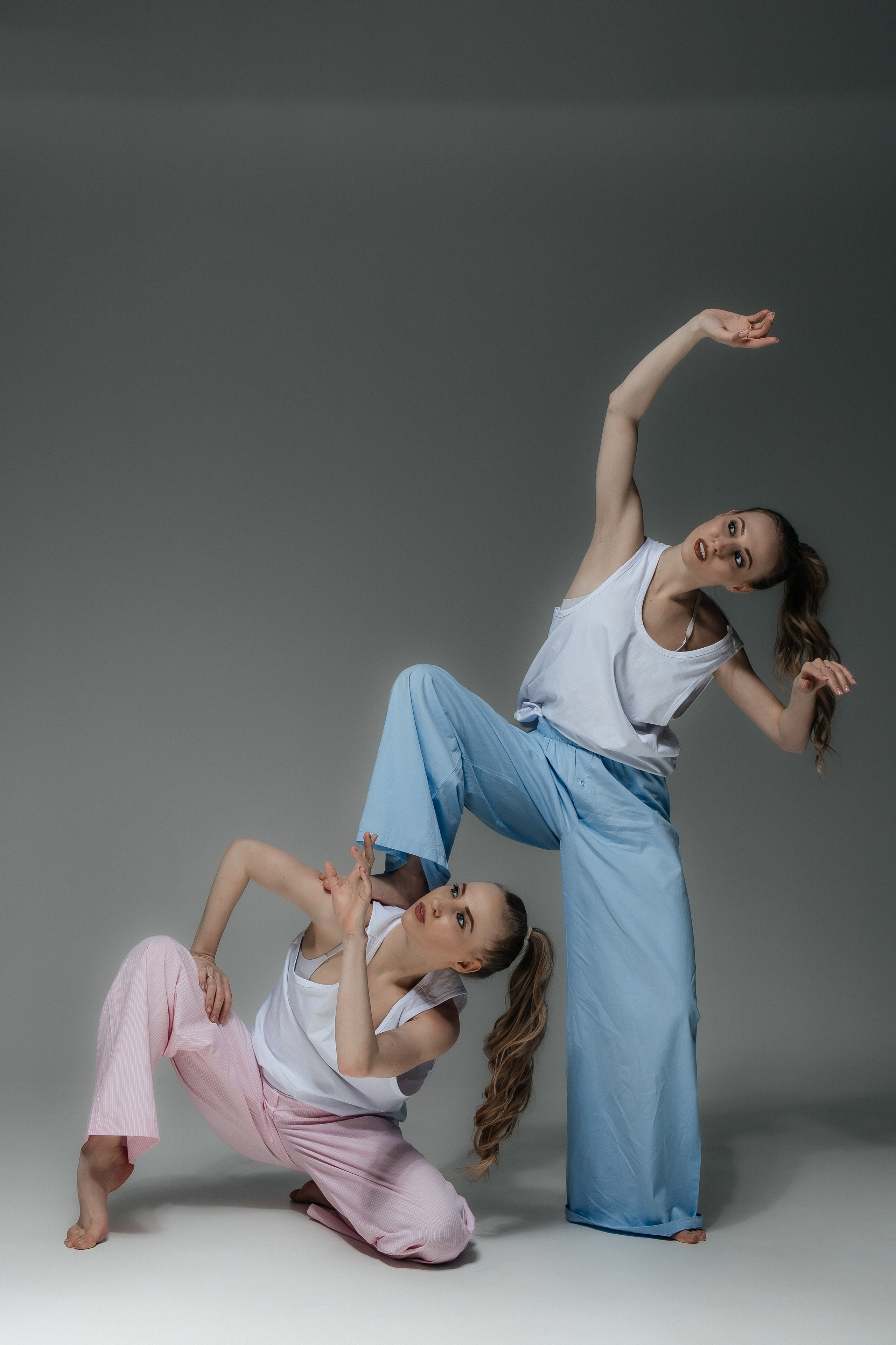 Вика и Настя