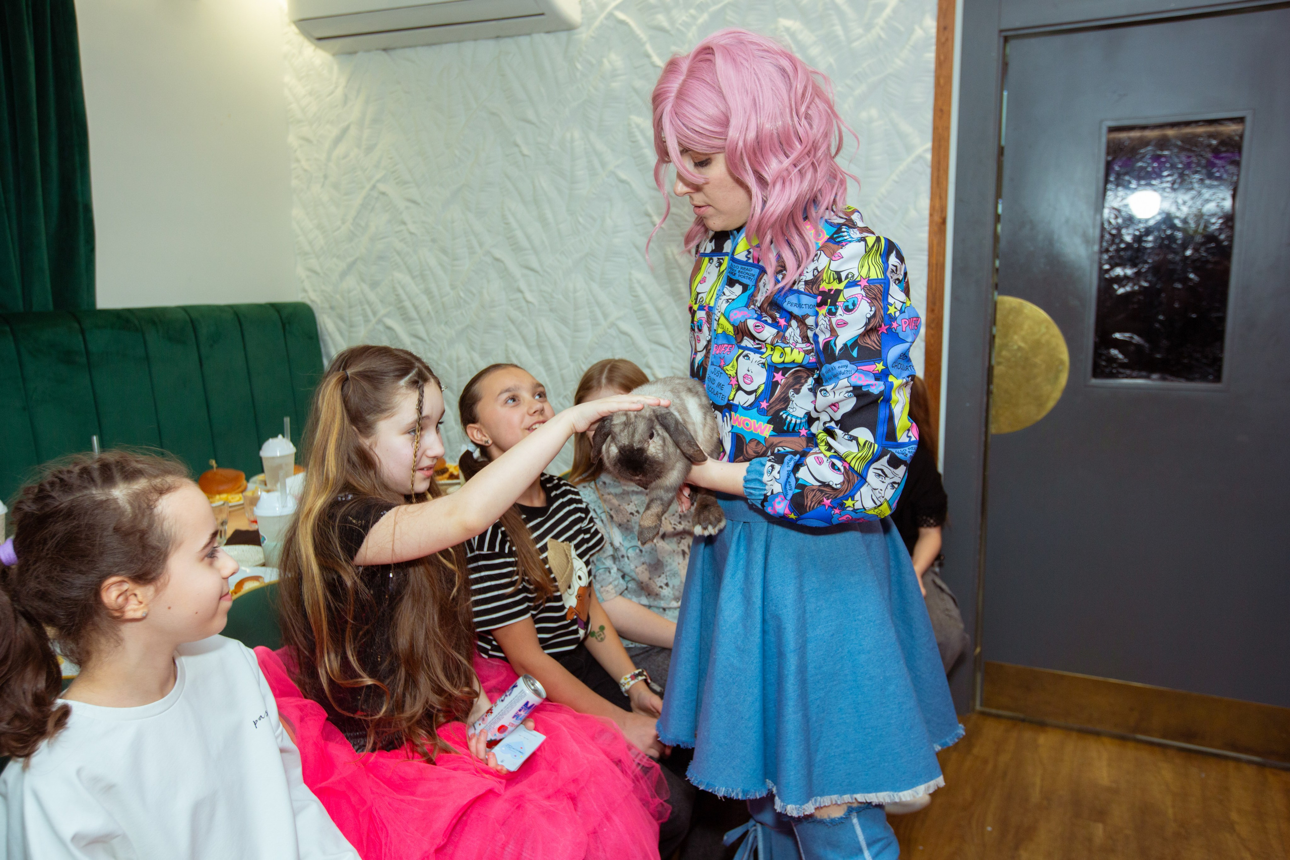 День рождения Ульяны. Фотограф Антонина Свешникова. ВЫПУСКНЫЕ ФОТОКНИГИ для детских садов и школ. Москва, Владимир