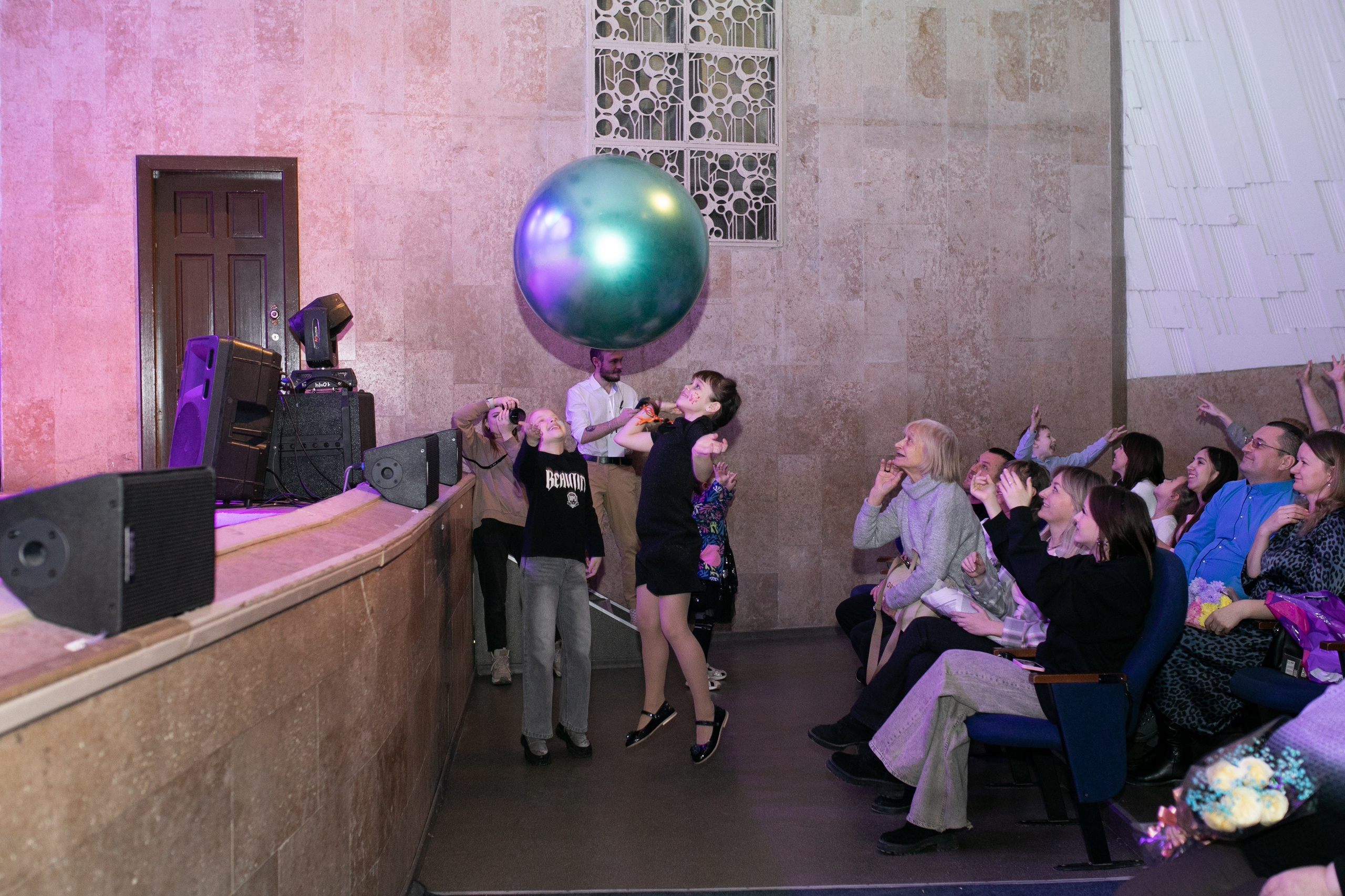 Танцы на районе.Новогодний отчет. Фотограф в Новосибирске Ася Зверева