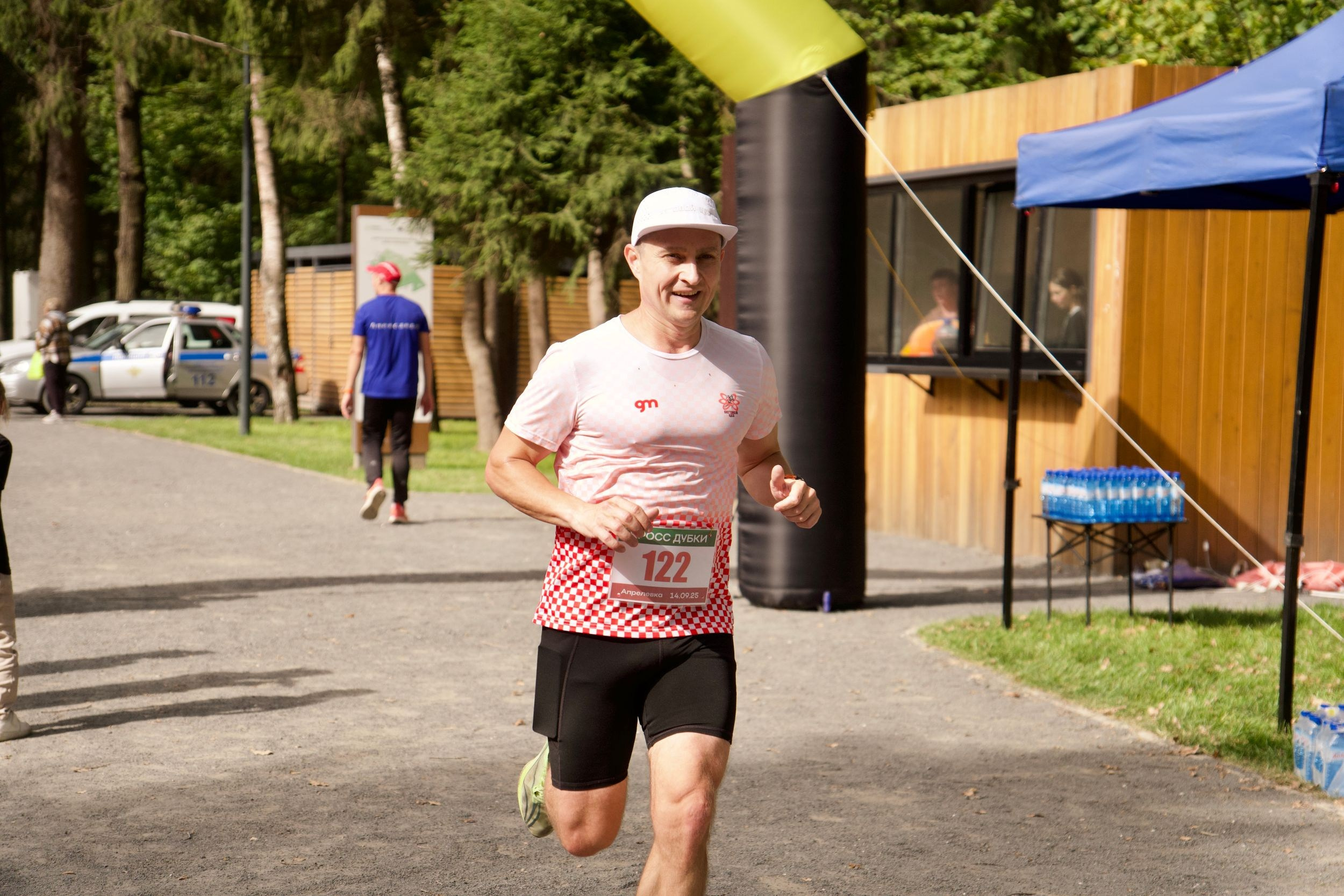 Забег в парке «Дубки». Кафе «БЕЛКА НАШЕПТАЛА». Ну оооочень концептуальное кафе