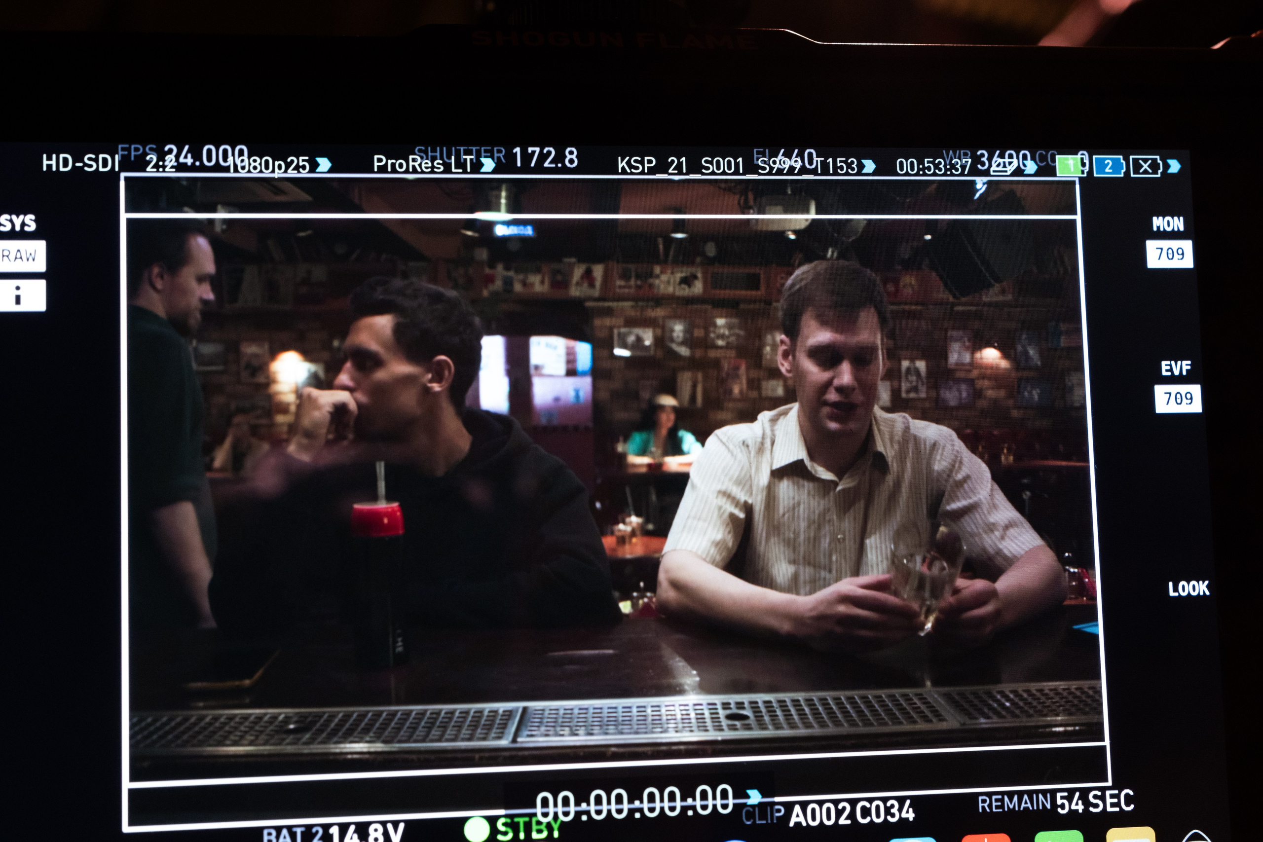 Геннадий должен умереть. Кристина — портретный фотограф