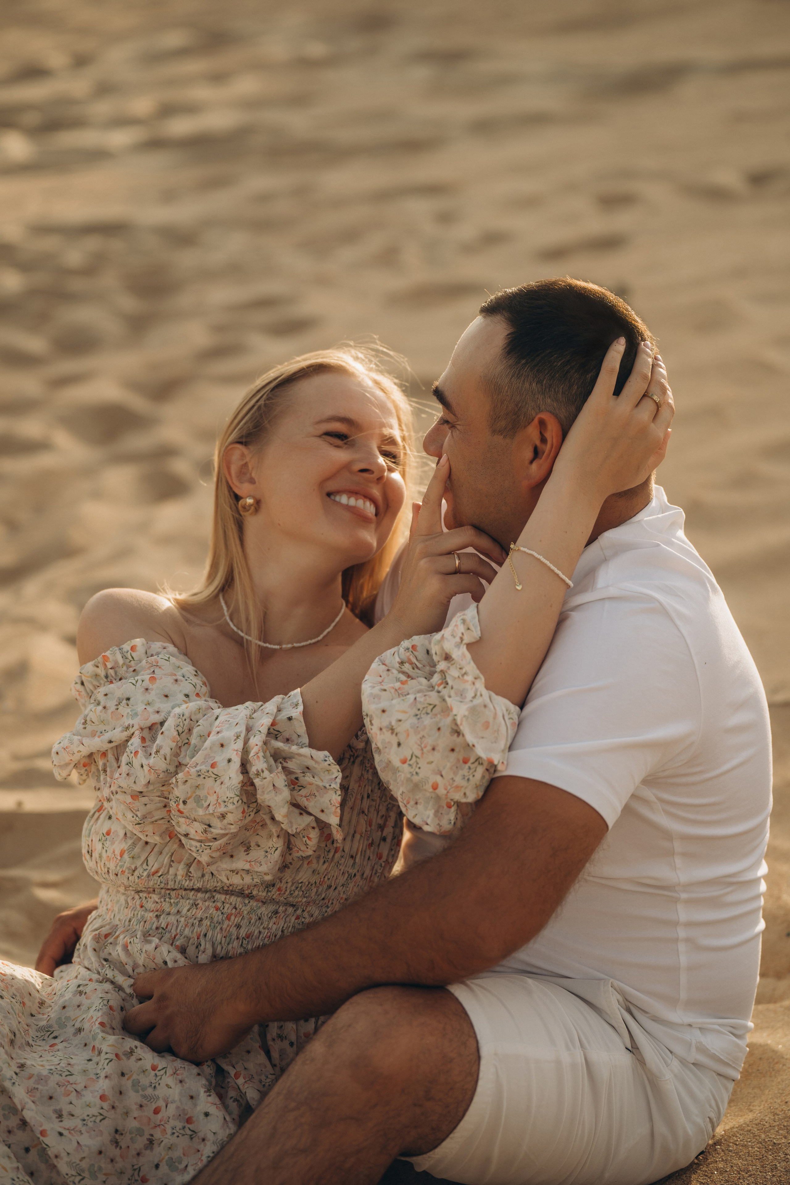 Фотограф в Новороссийске – семья прыгает на волнах, фотограф Новороссийск