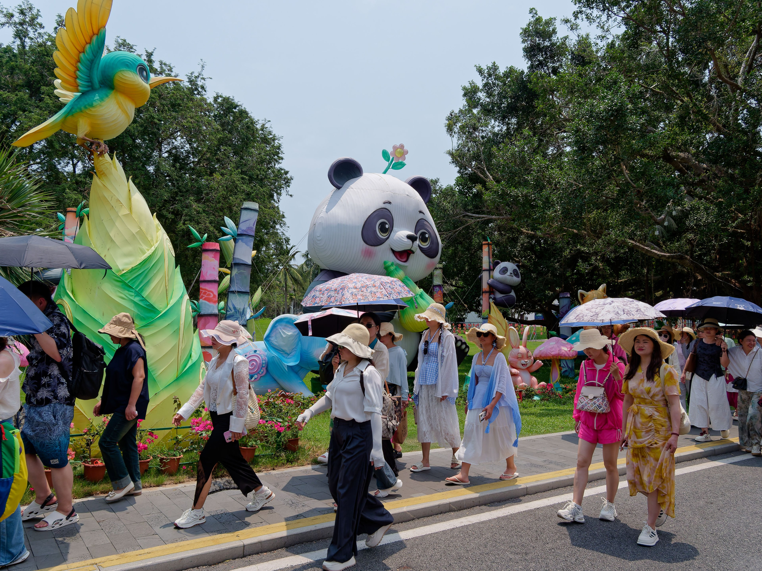 Хайнань 2026, улицы Ялунвань и Саньи. Фотопрогулки по Миру