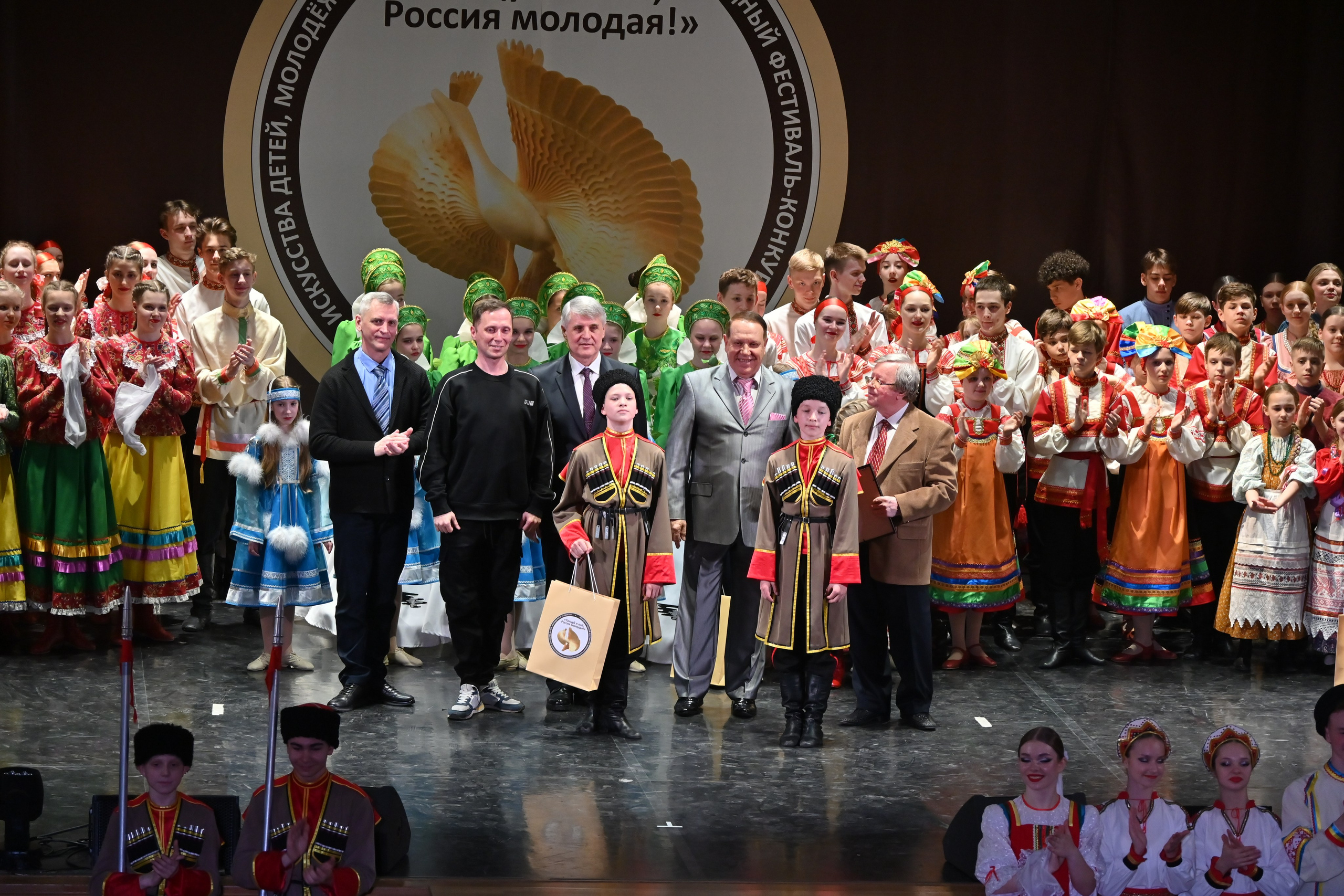 Гала-концерт. Танцуй и пой, Россия Молодая! 22.04.2024. Профессиональный фотограф в Москве Алёна Котова