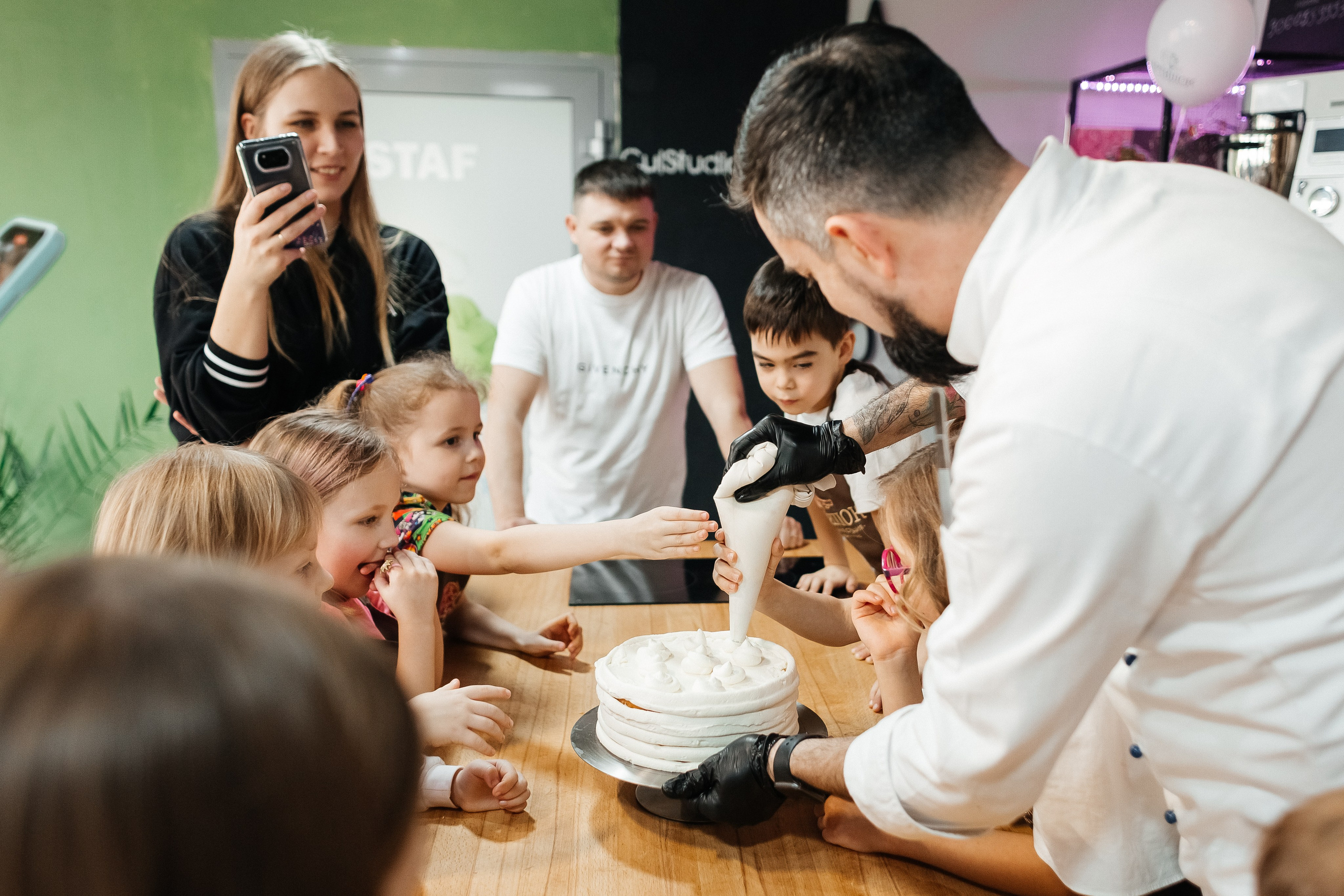 Детский мастер-класс в «АРТиШОК». Фотограф Кемерово | Сергей