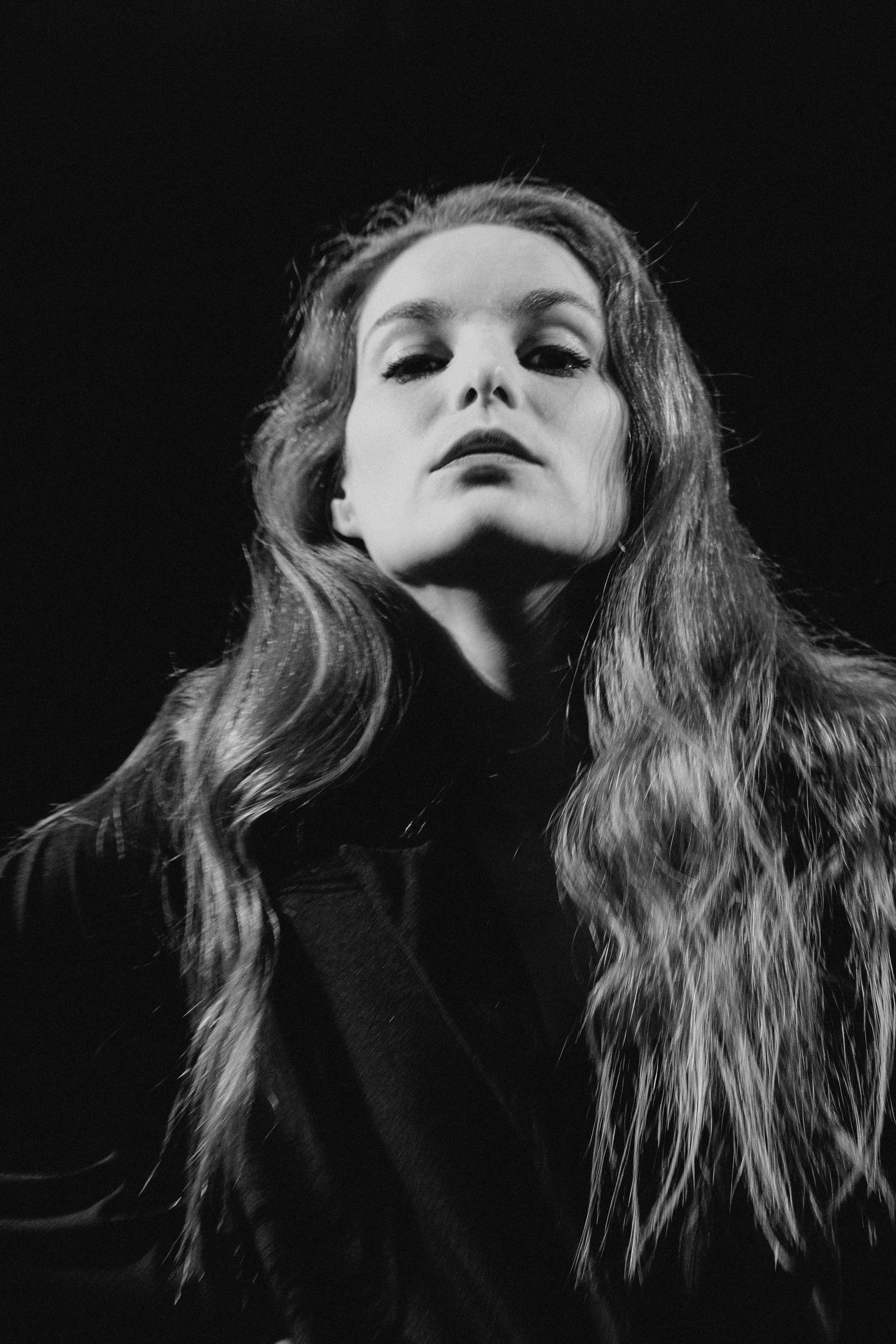 Настя — актриса театра и кино. Денис Марков — фотограф в Екатеринбурге