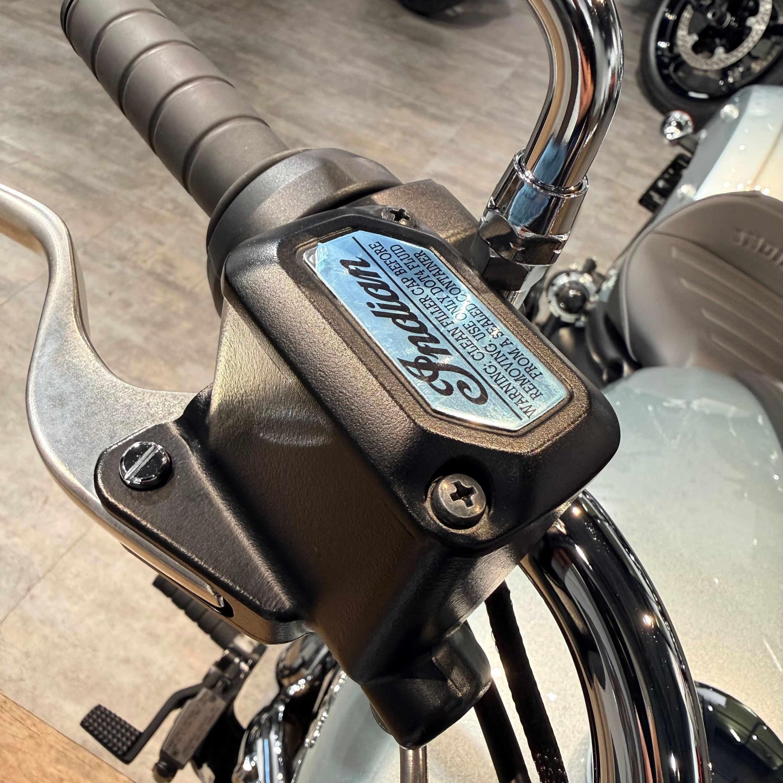 2025 NEW INDIAN Scout Sixty Limited Silver Quartz. Hello Davidson, Москва. Только хорошие мотоциклы…