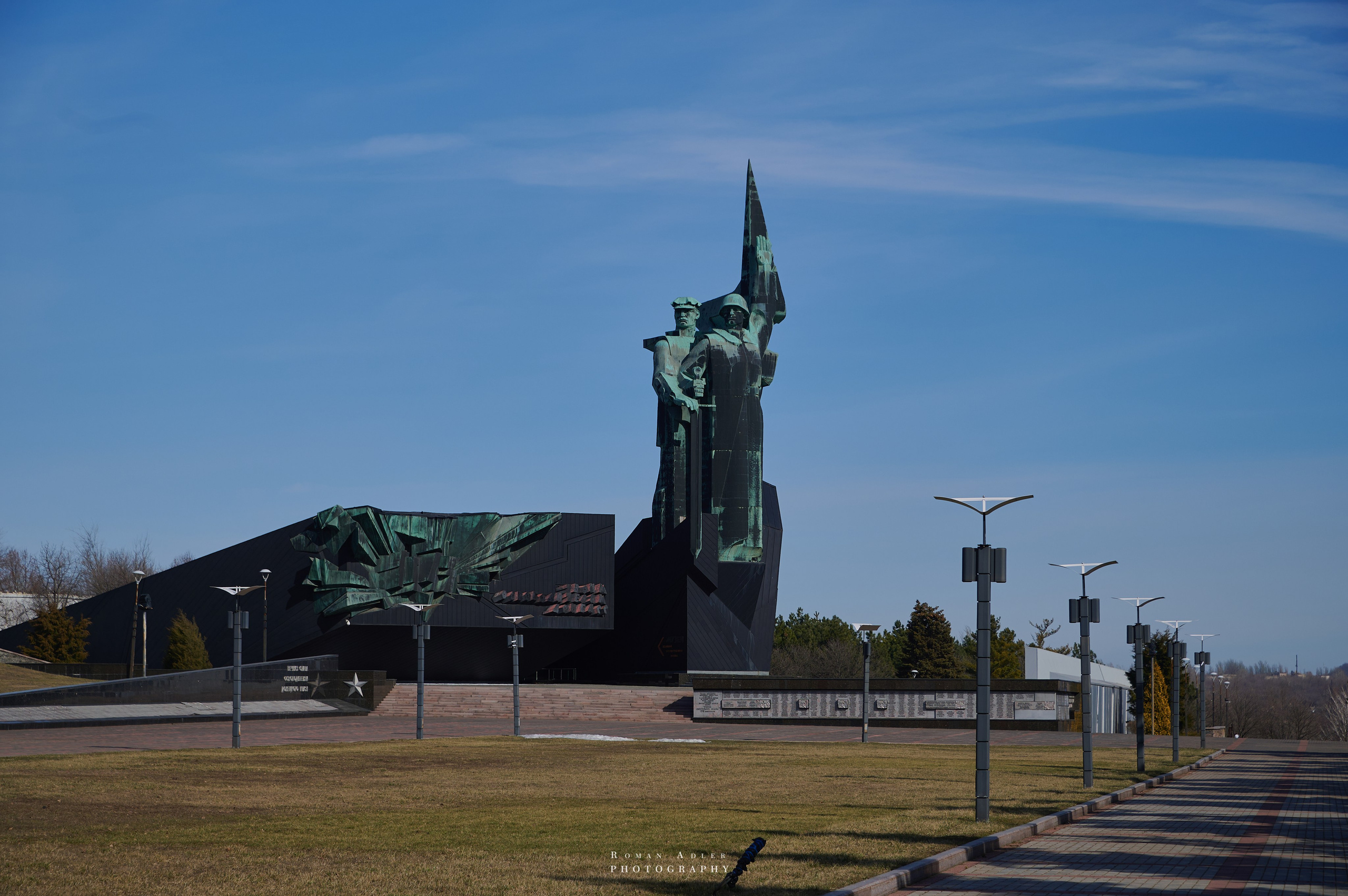 Фотографии Донецка. Уличные фото Донецка. Современный Донецк фото. Донецк сейчас фото. Фотограф Роман Адлер. Фото Донецк 2024