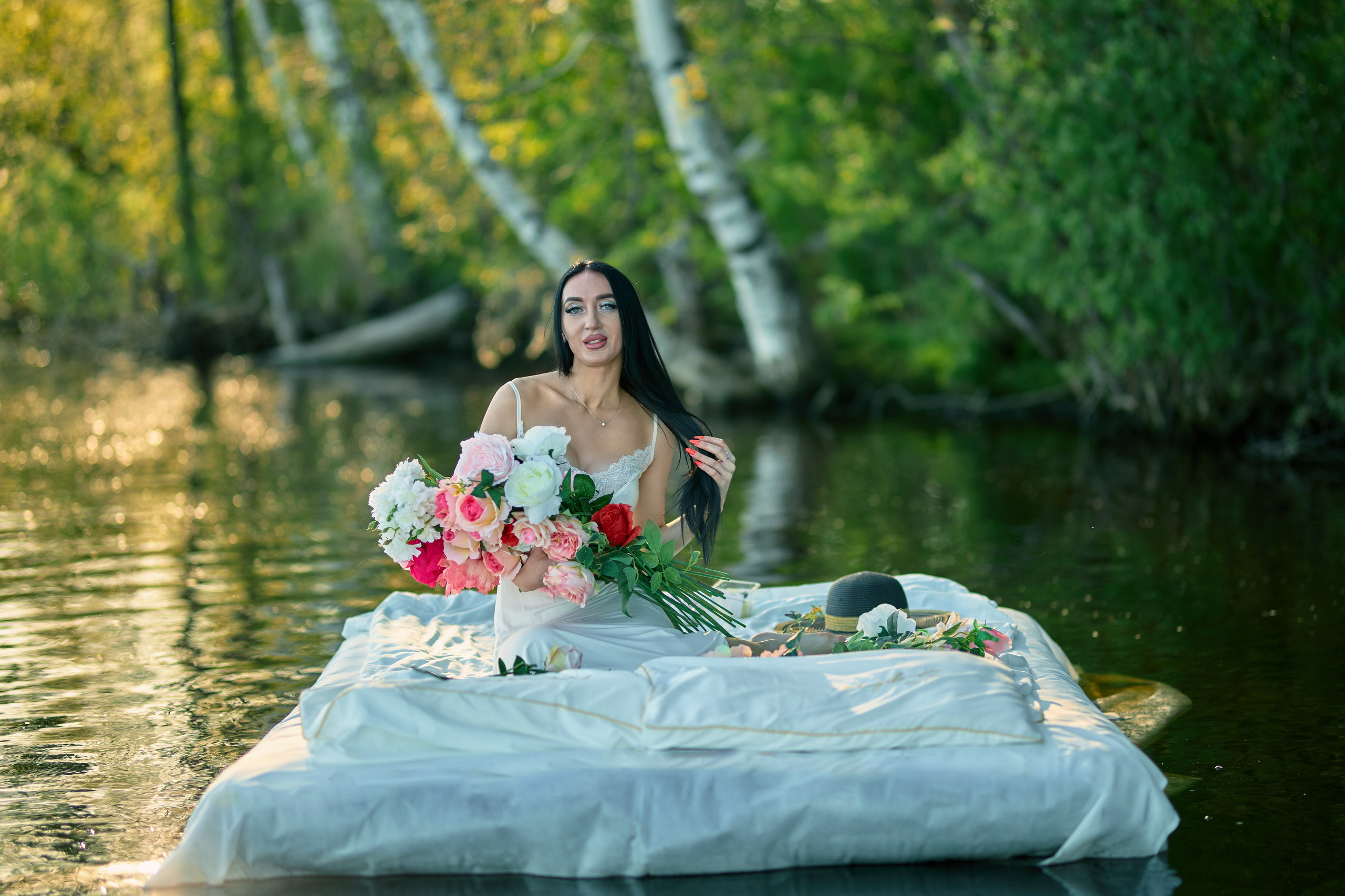 Фотосессия на матрасе с цветами. Владимир Суздалов (ProMaXe) — Портретный фотограф, тематические фотосессии в Чебоксарах