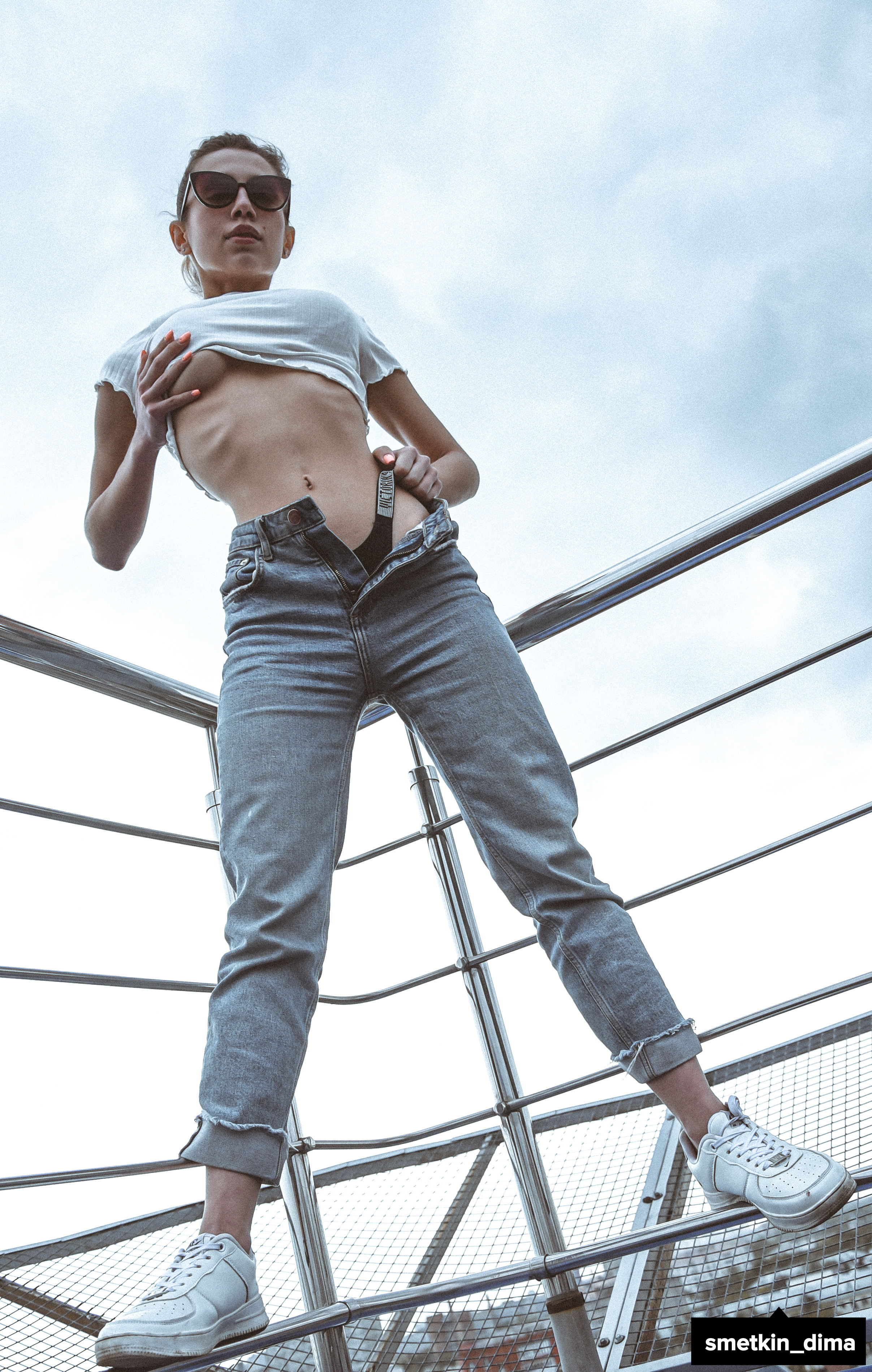 Эмоциональная Фотосессия фотомодели в закрытом ресторане. Фотограф Сметкин Дима. Фотосессии в Москве и по миру