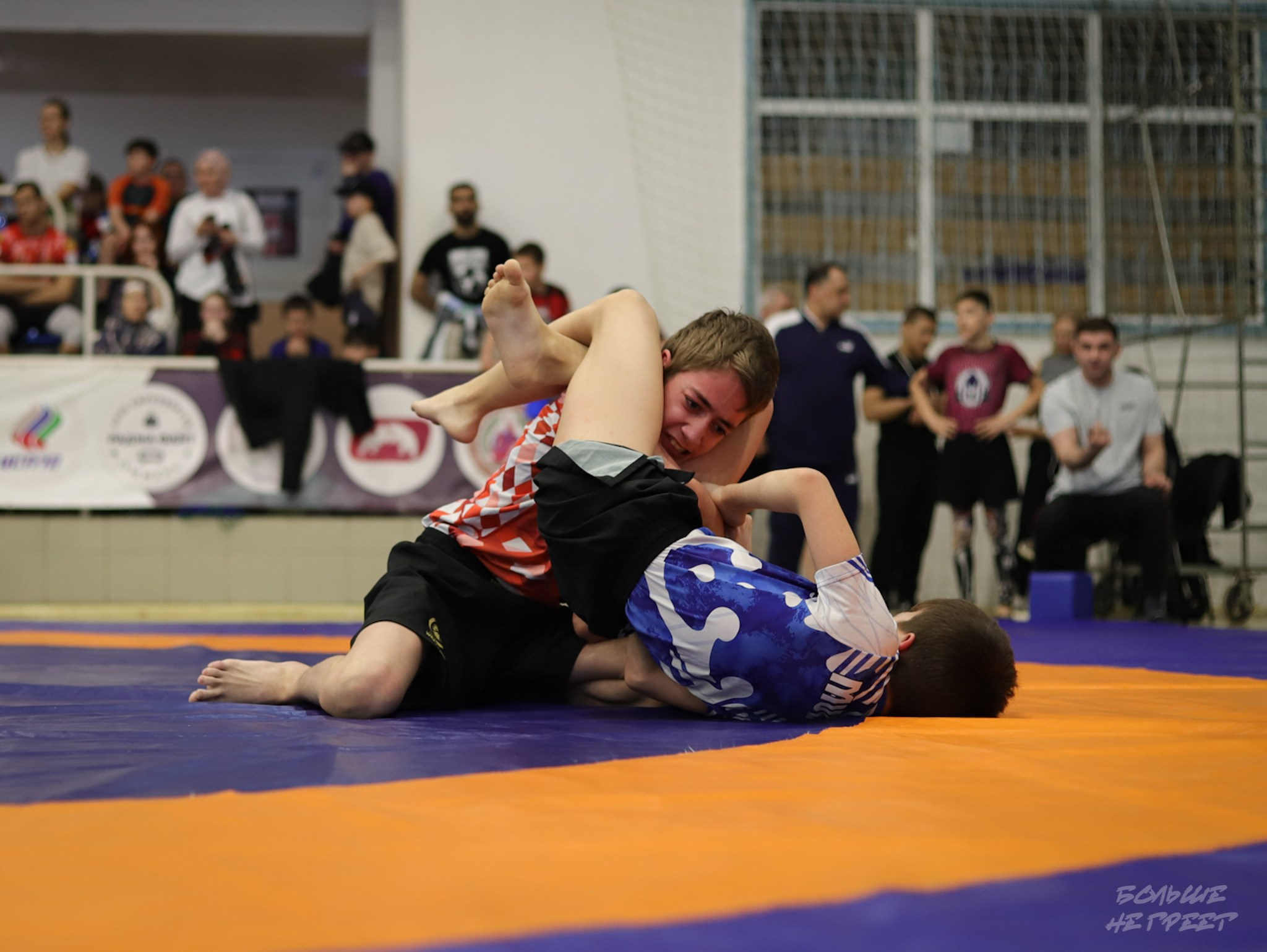 ПЕРВЕНСТВО УРФО ПО СПОРТИВНОЙ БОРЬБЕ ГРЭППЛИНГ И ГРЭППЛИНГ-ГИ. Больше не греет