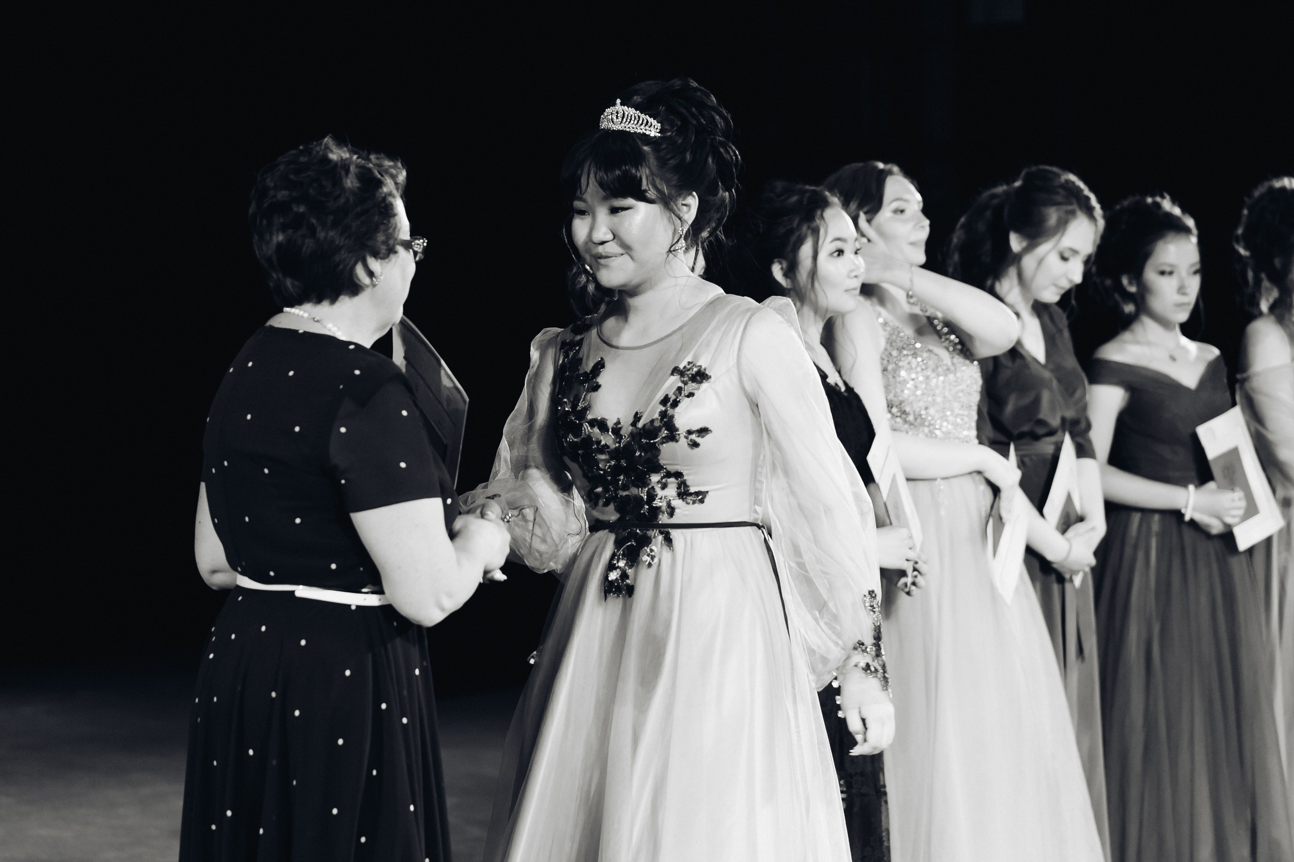 Вручение аттестатов 14 Гимназия. Свадебный и семейный фотограф в Улан-Удэ