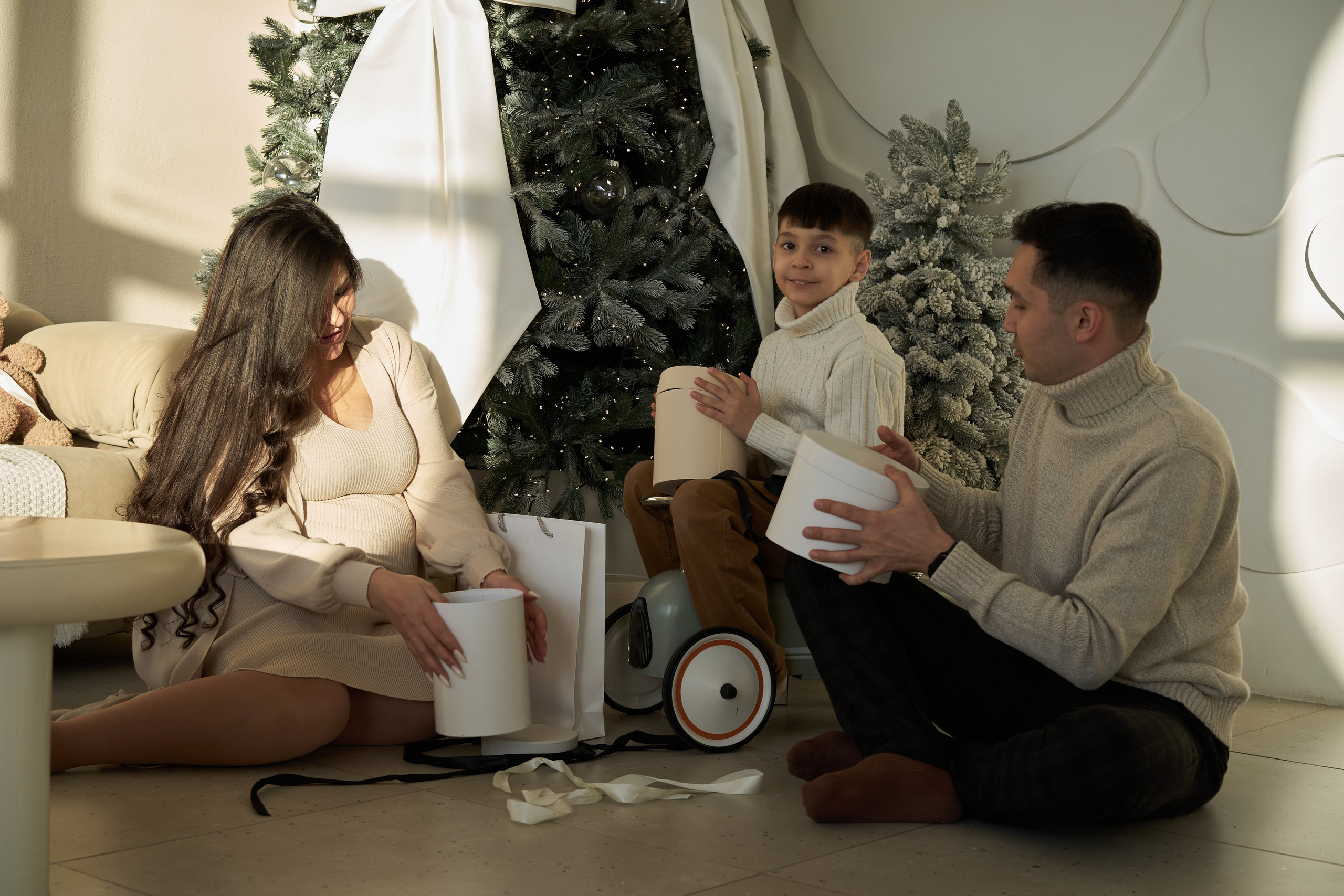 Семейная фотосессия в студии. Фотограф Екатеринбург Кокшарова Александра