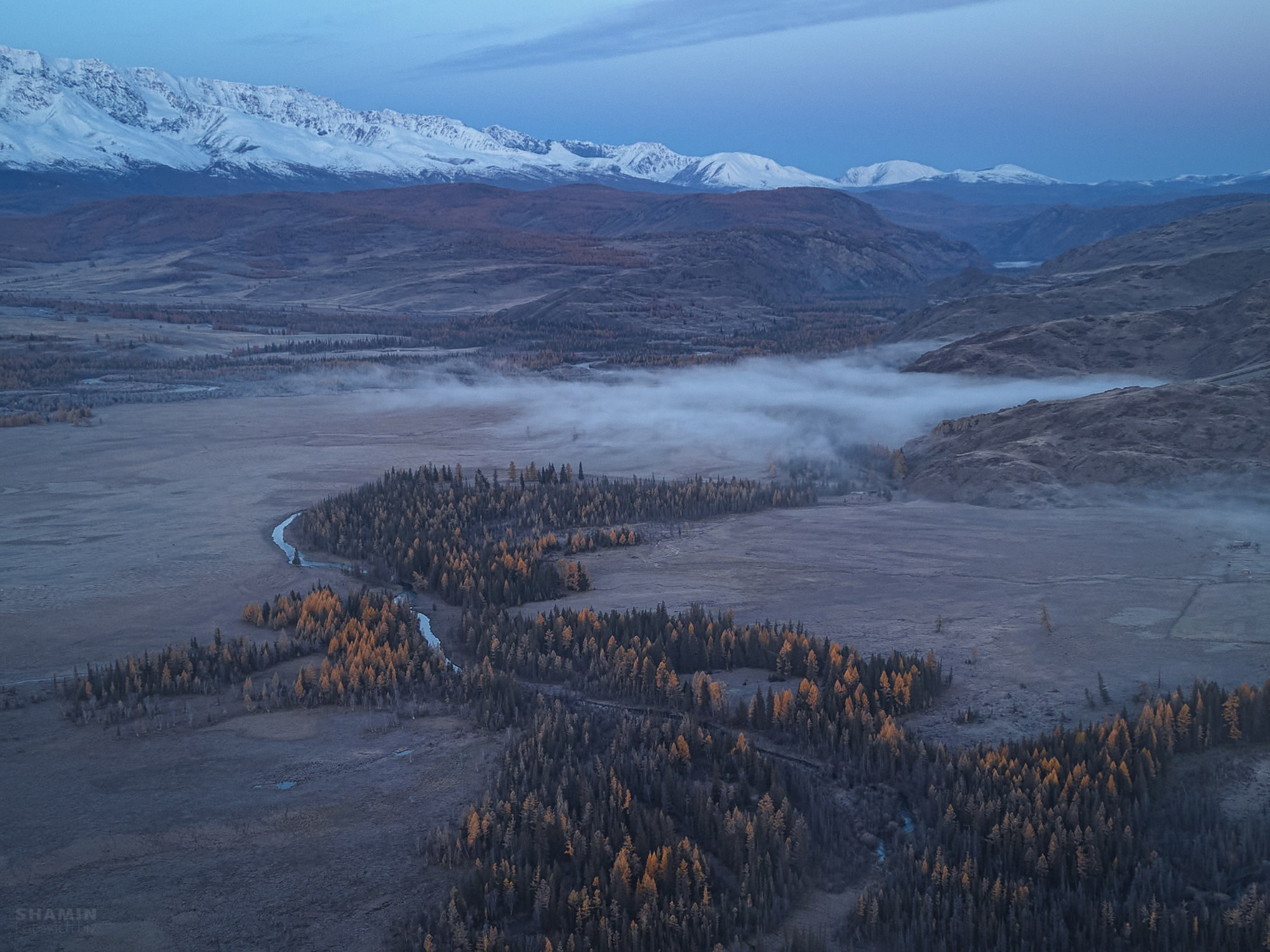 Алтай — пейзажная фотография Константина Шамина. Горы, реки и долины Алтая, природный свет, аэрофотосъёмка и классические пейзажи России.