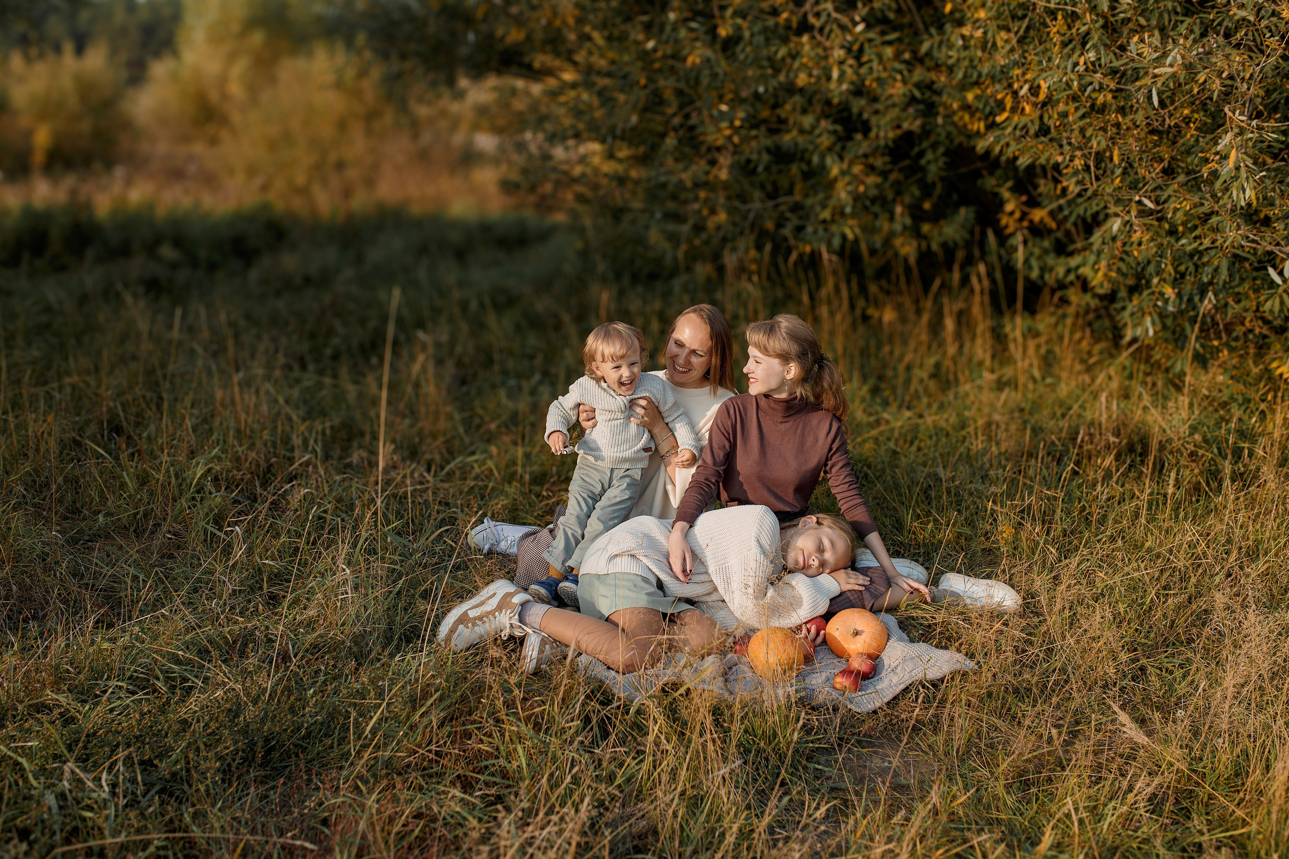 Мама Таня и ее дети. Семейный и женский фотограф в городе Тюмень