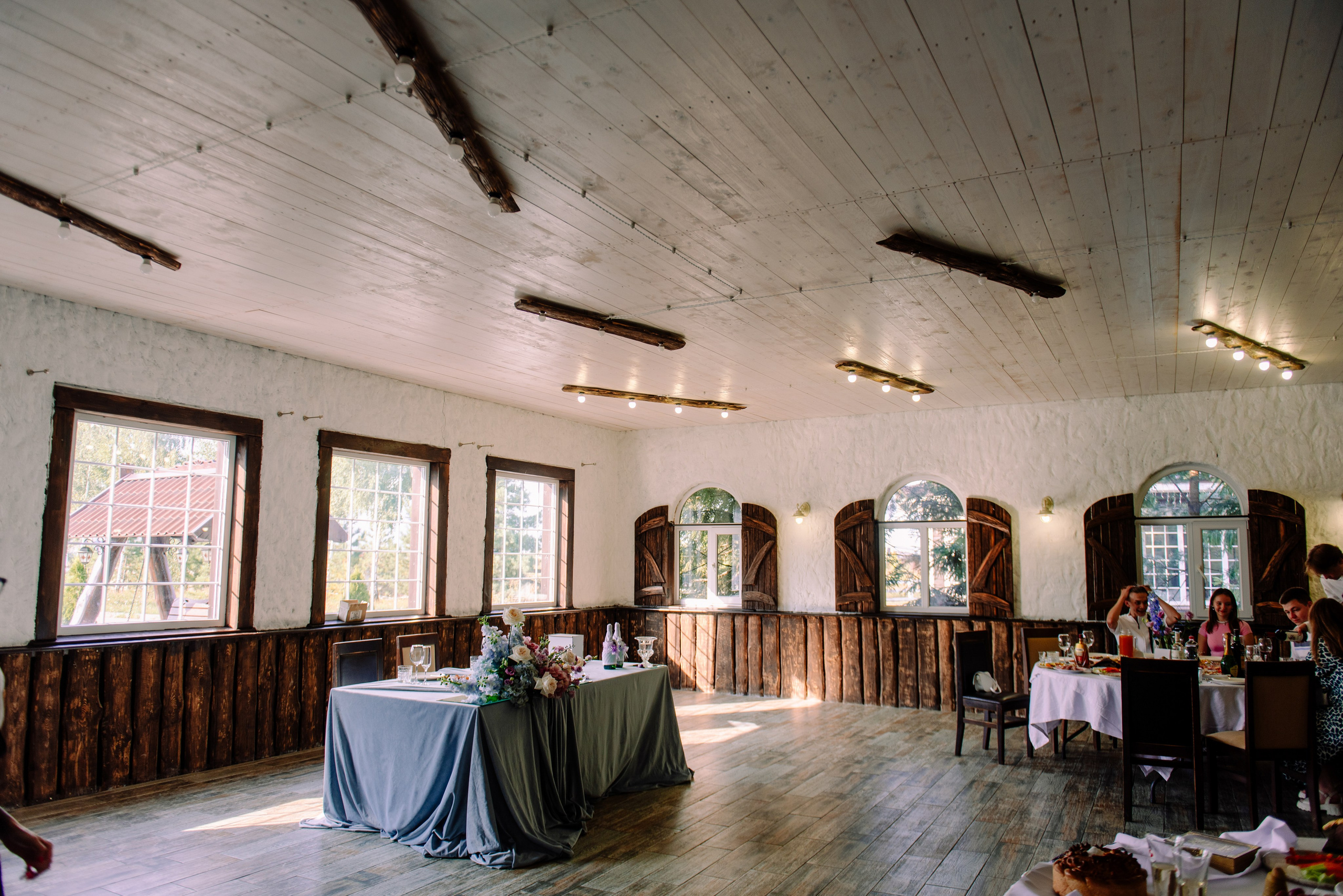 Юля и Саша — душевный банкет. Семейный и свадебный фотограф в Рязани Лиза Голованова
