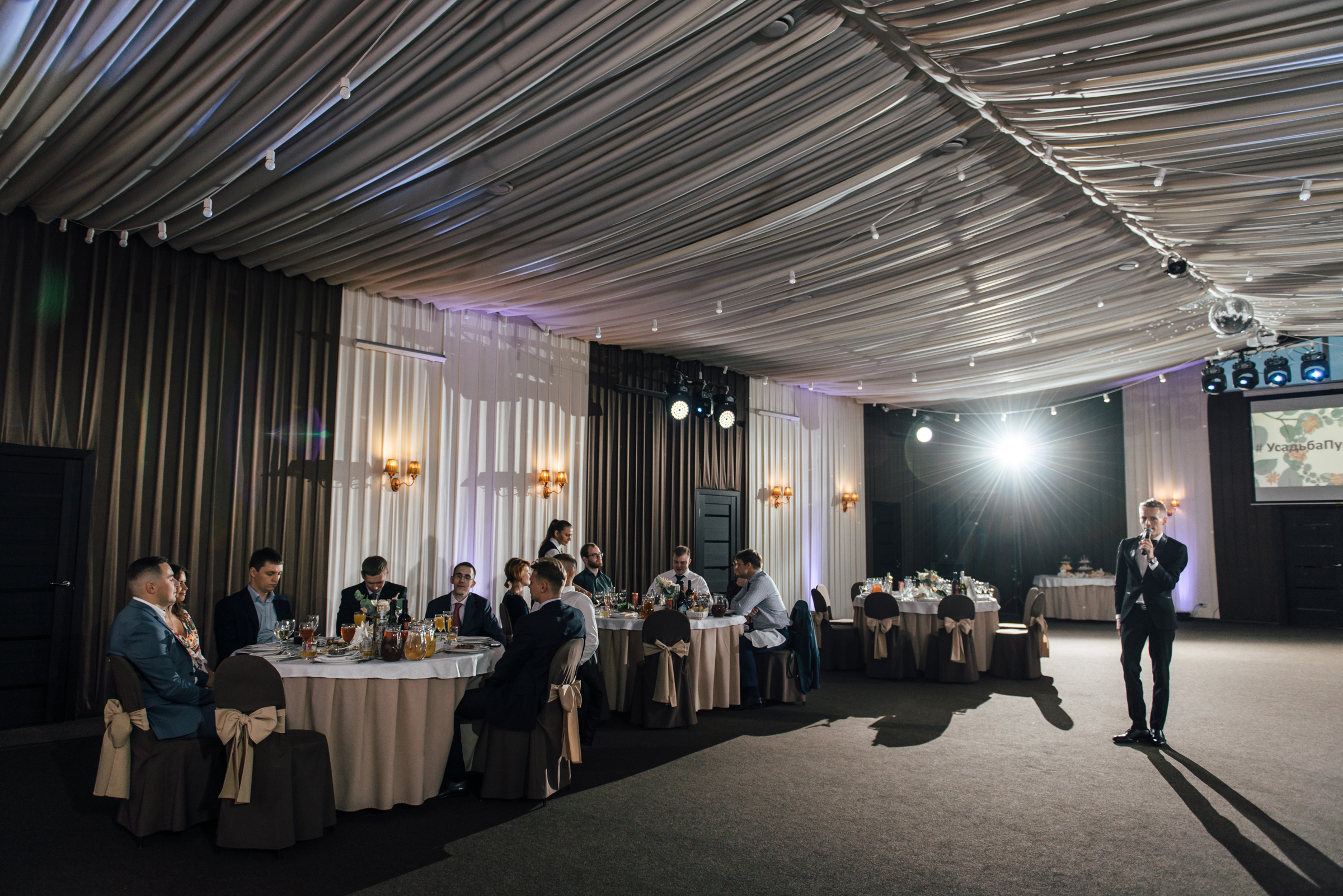 Свадебная фотосессия в Павловском дворце и парке. Свадебный фотограф в Санкт-Петербурге Венера Ахметова