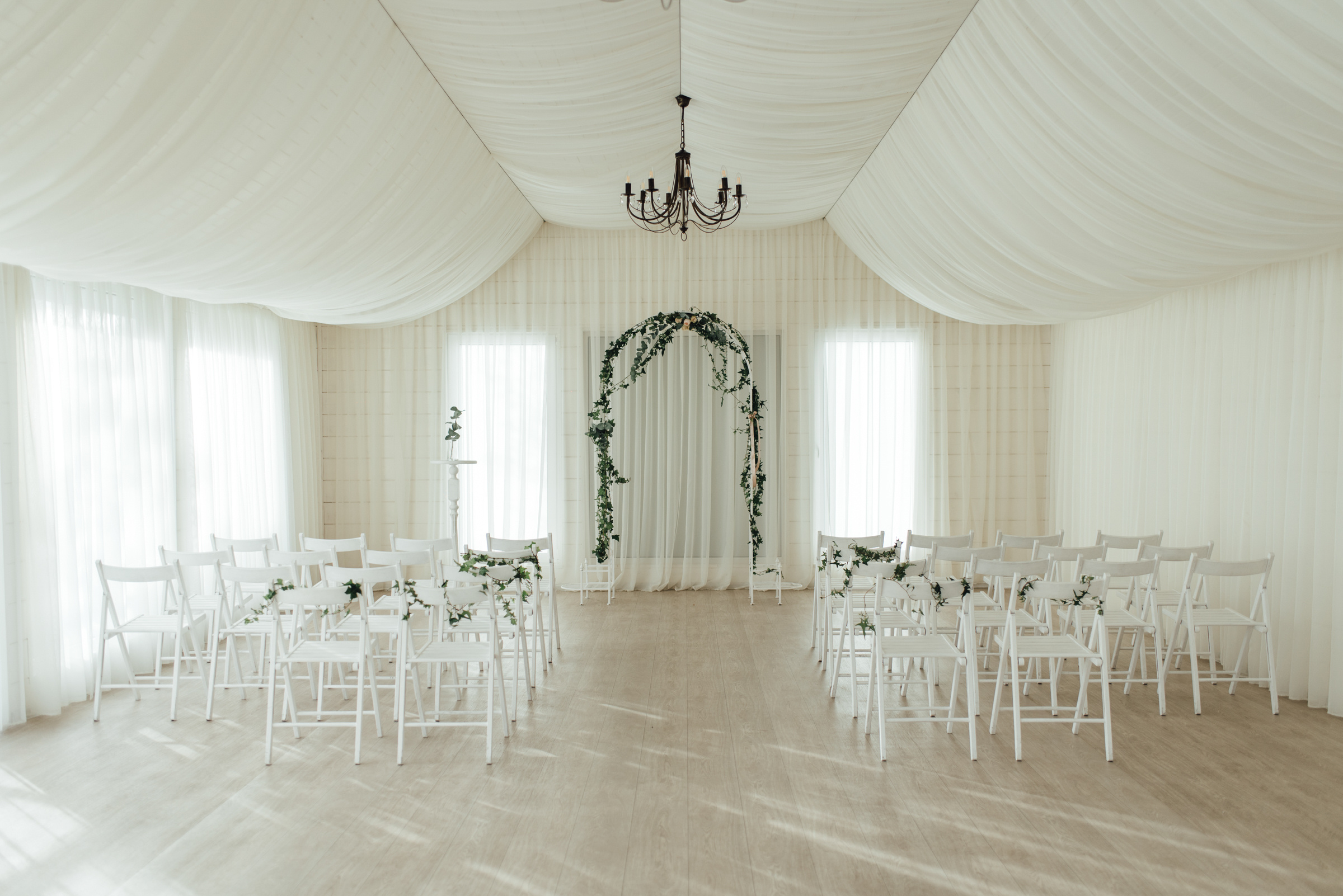 Свадебная фотосессия в Павловском дворце и парке. Свадебный фотограф в Санкт-Петербурге Венера Ахметова