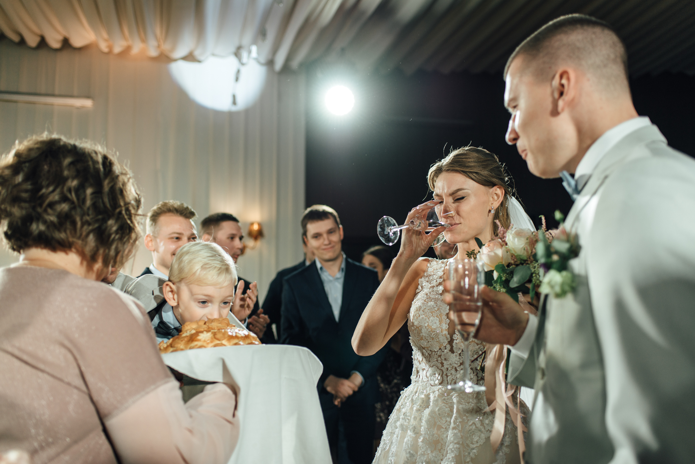 Свадебная фотосессия в Павловском дворце и парке. Свадебный фотограф в Санкт-Петербурге Венера Ахметова