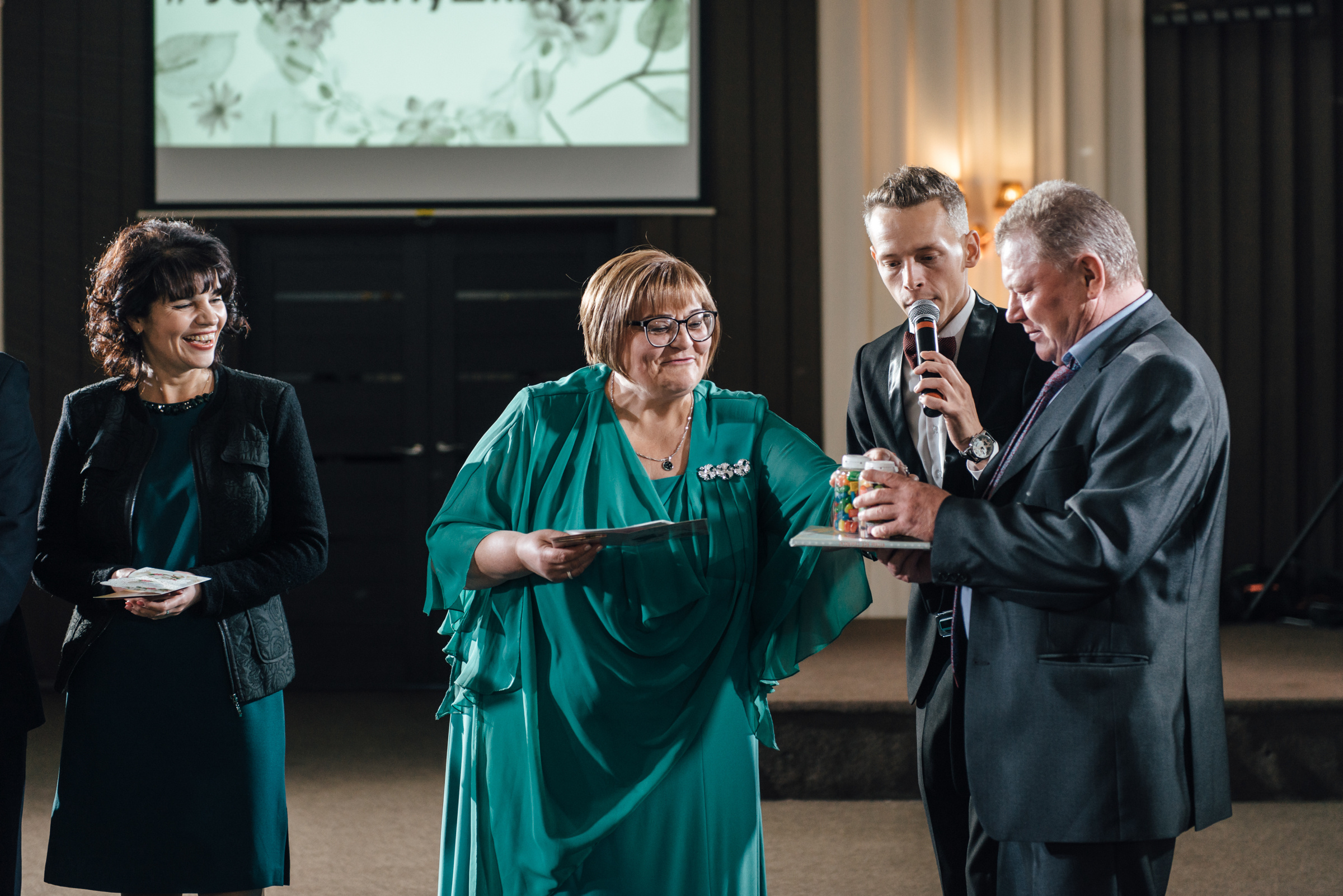 Свадебная фотосессия в Павловском дворце и парке. Свадебный фотограф в Санкт-Петербурге Венера Ахметова