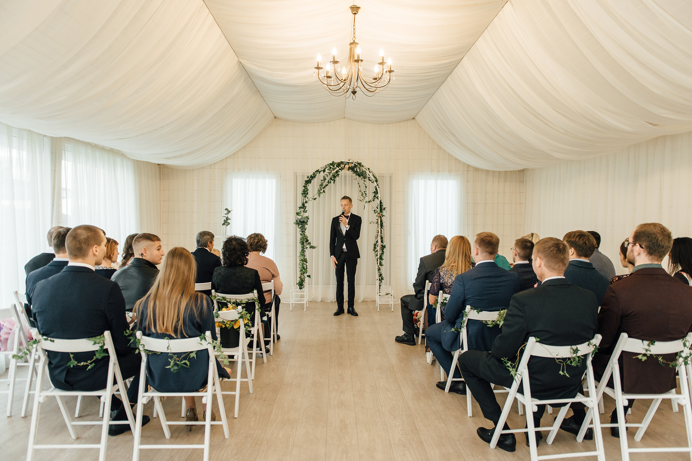 Свадебная фотосессия в Павловском дворце и парке. Свадебный фотограф в Санкт-Петербурге Венера Ахметова