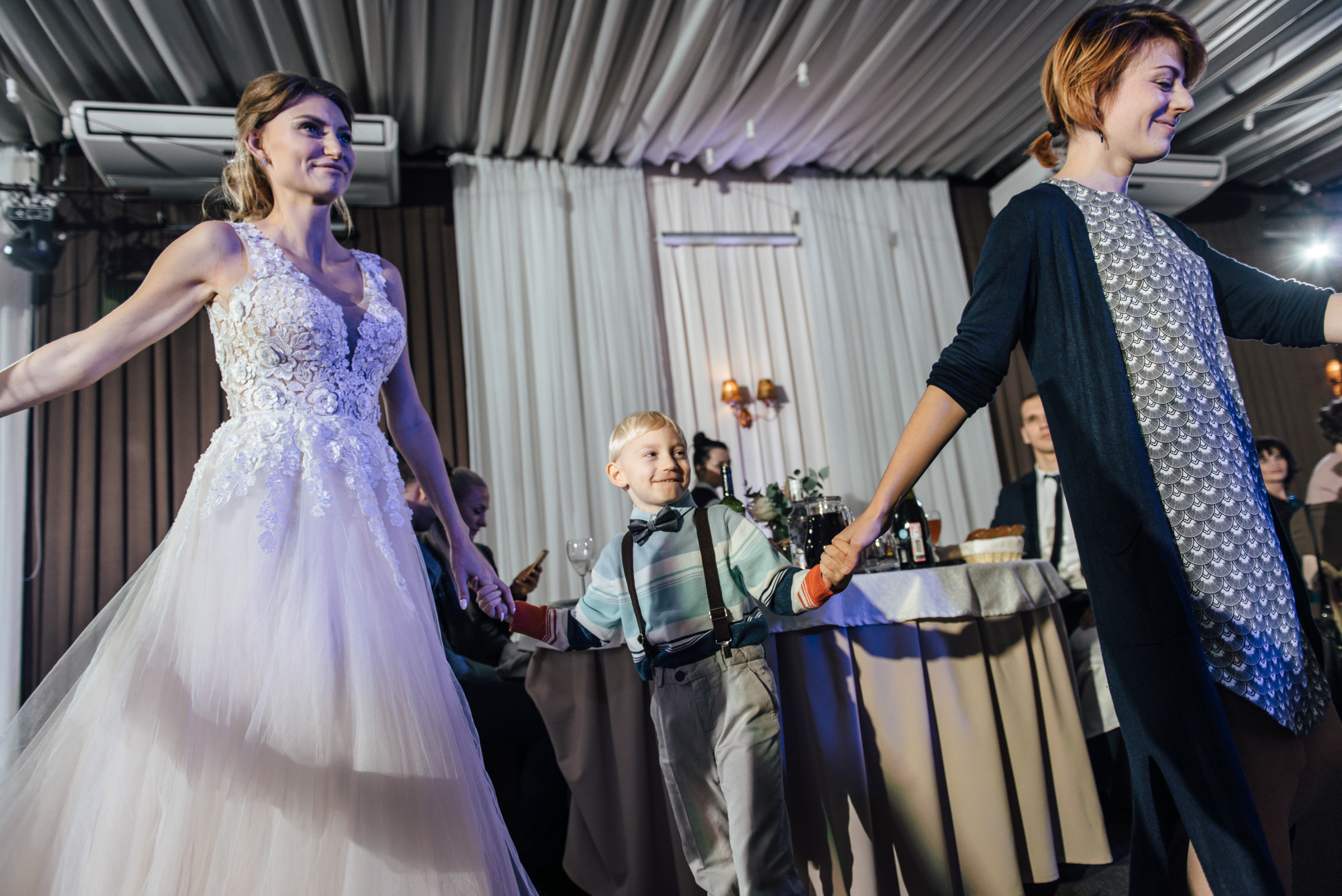 Свадебная фотосессия в Павловском дворце и парке. Свадебный фотограф в Санкт-Петербурге Венера Ахметова