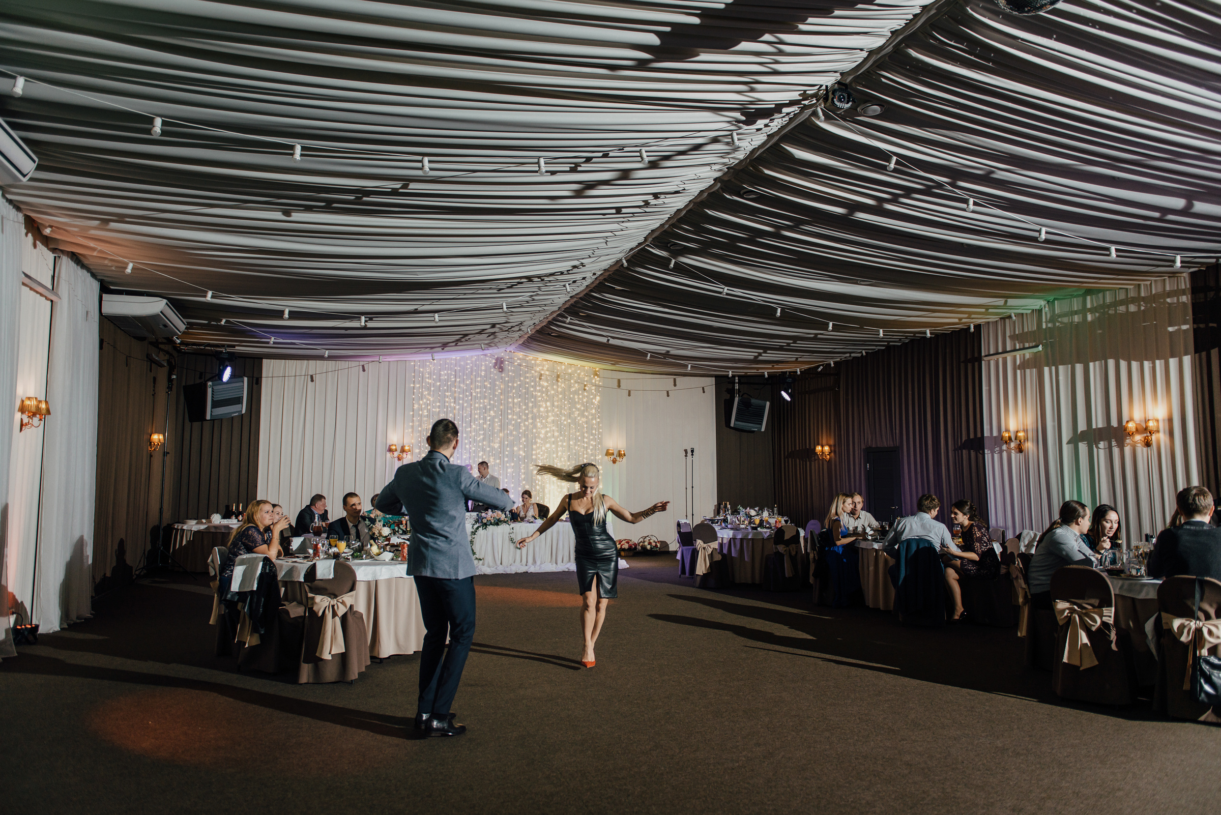 Свадебная фотосессия в Павловском дворце и парке. Свадебный фотограф в Санкт-Петербурге Венера Ахметова