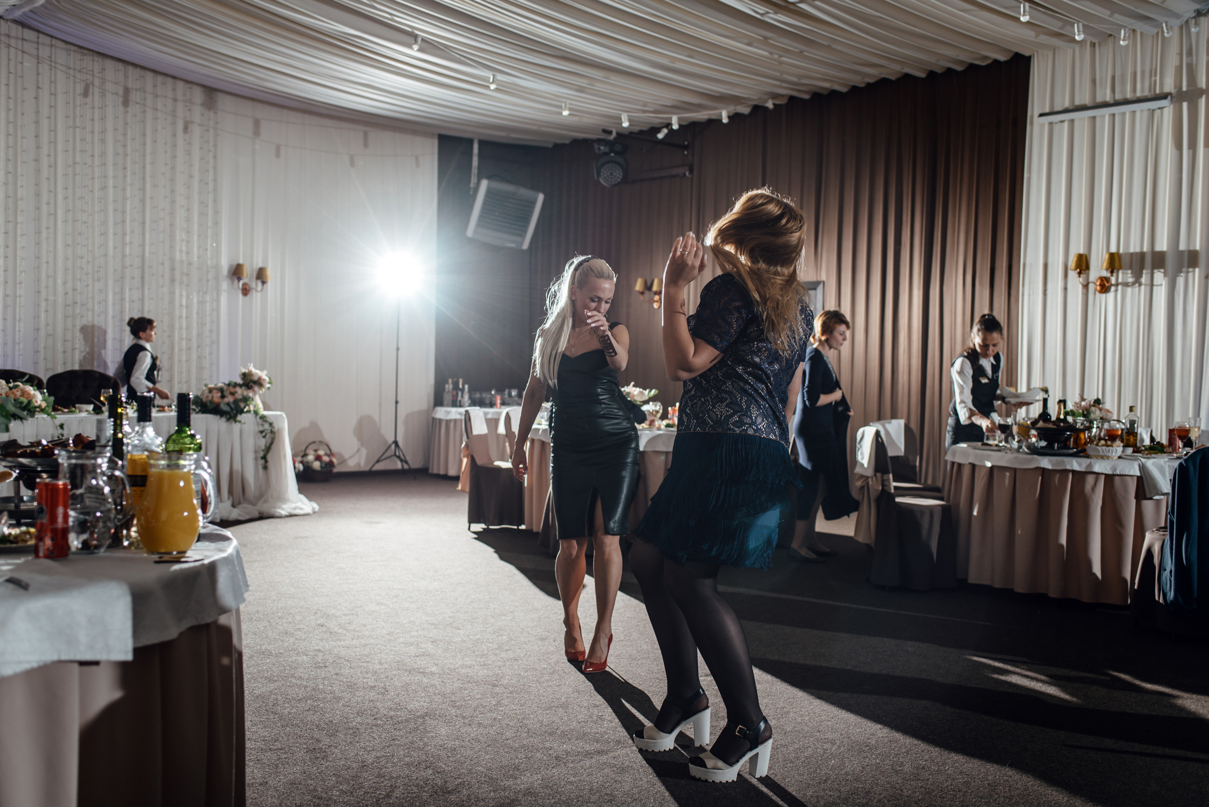 Свадебная фотосессия в Павловском дворце и парке. Свадебный фотограф в Санкт-Петербурге Венера Ахметова