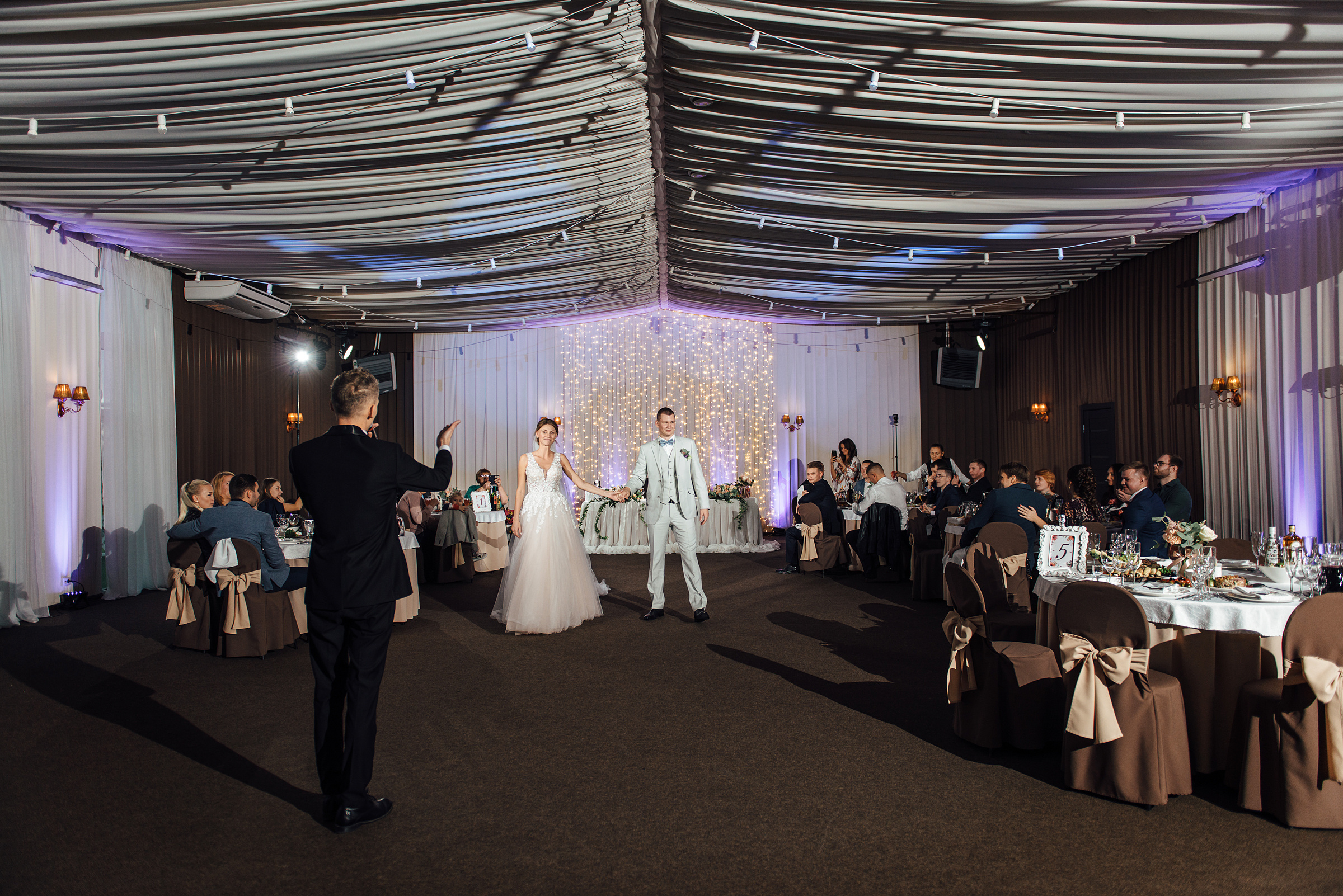 Свадебная фотосессия в Павловском дворце и парке. Свадебный фотограф в Санкт-Петербурге Венера Ахметова