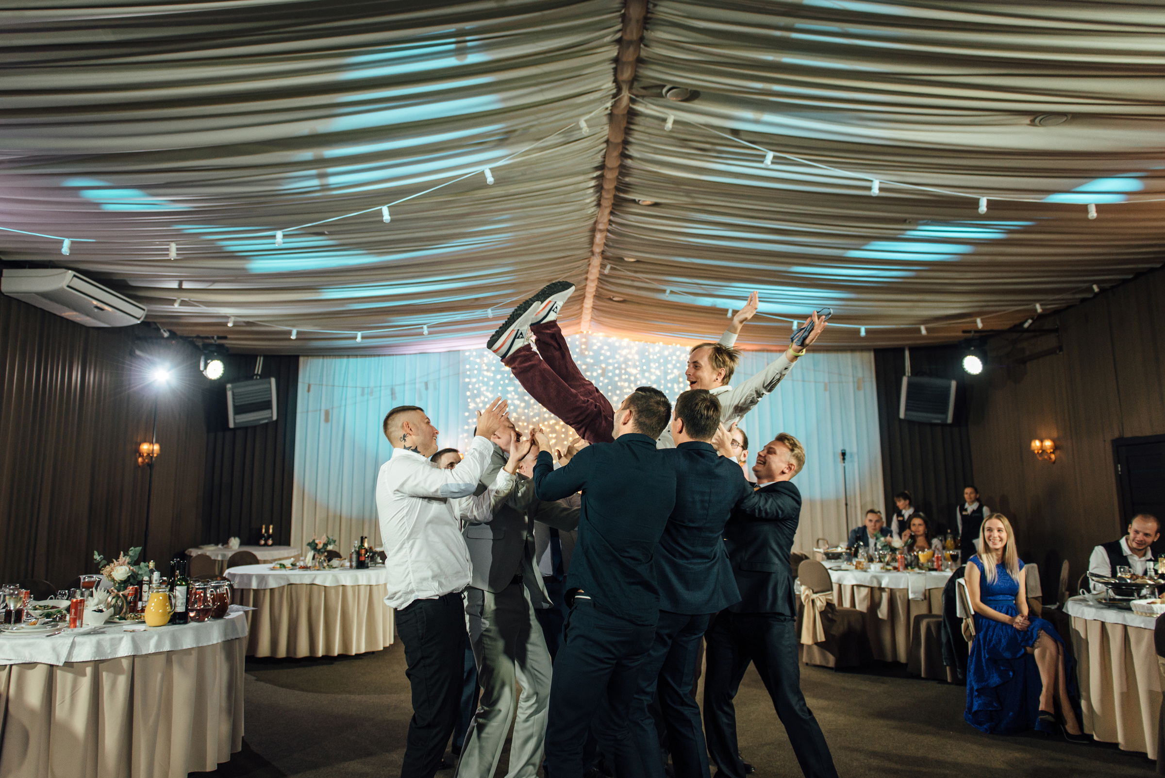 Свадебная фотосессия в Павловском дворце и парке. Свадебный фотограф в Санкт-Петербурге Венера Ахметова