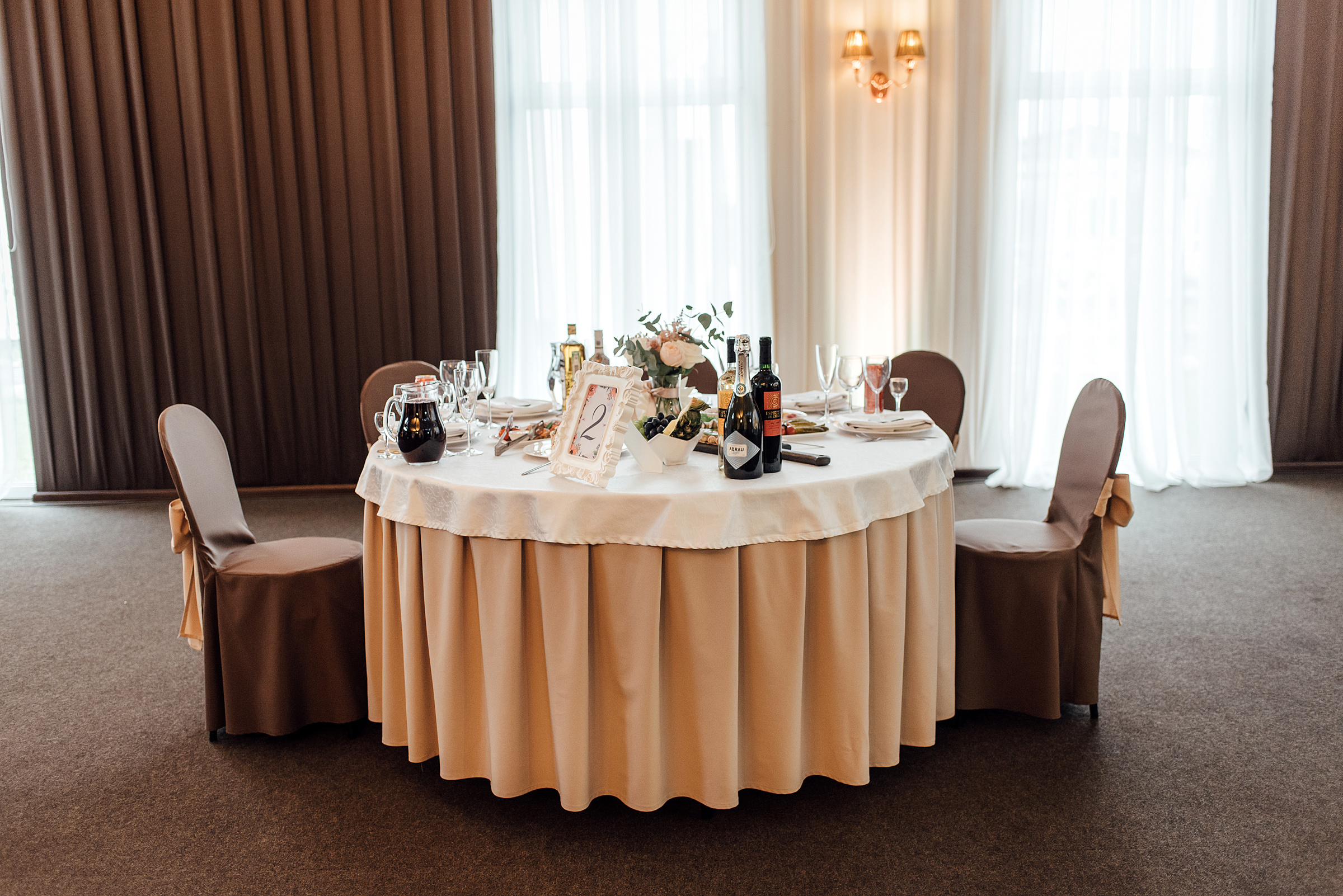 Свадебная фотосессия в Павловском дворце и парке. Свадебный фотограф в Санкт-Петербурге Венера Ахметова