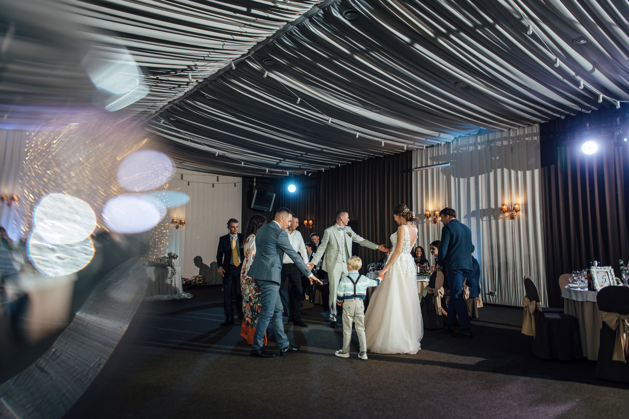 Свадебная фотосессия в Павловском дворце и парке. Свадебный фотограф в Санкт-Петербурге Венера Ахметова