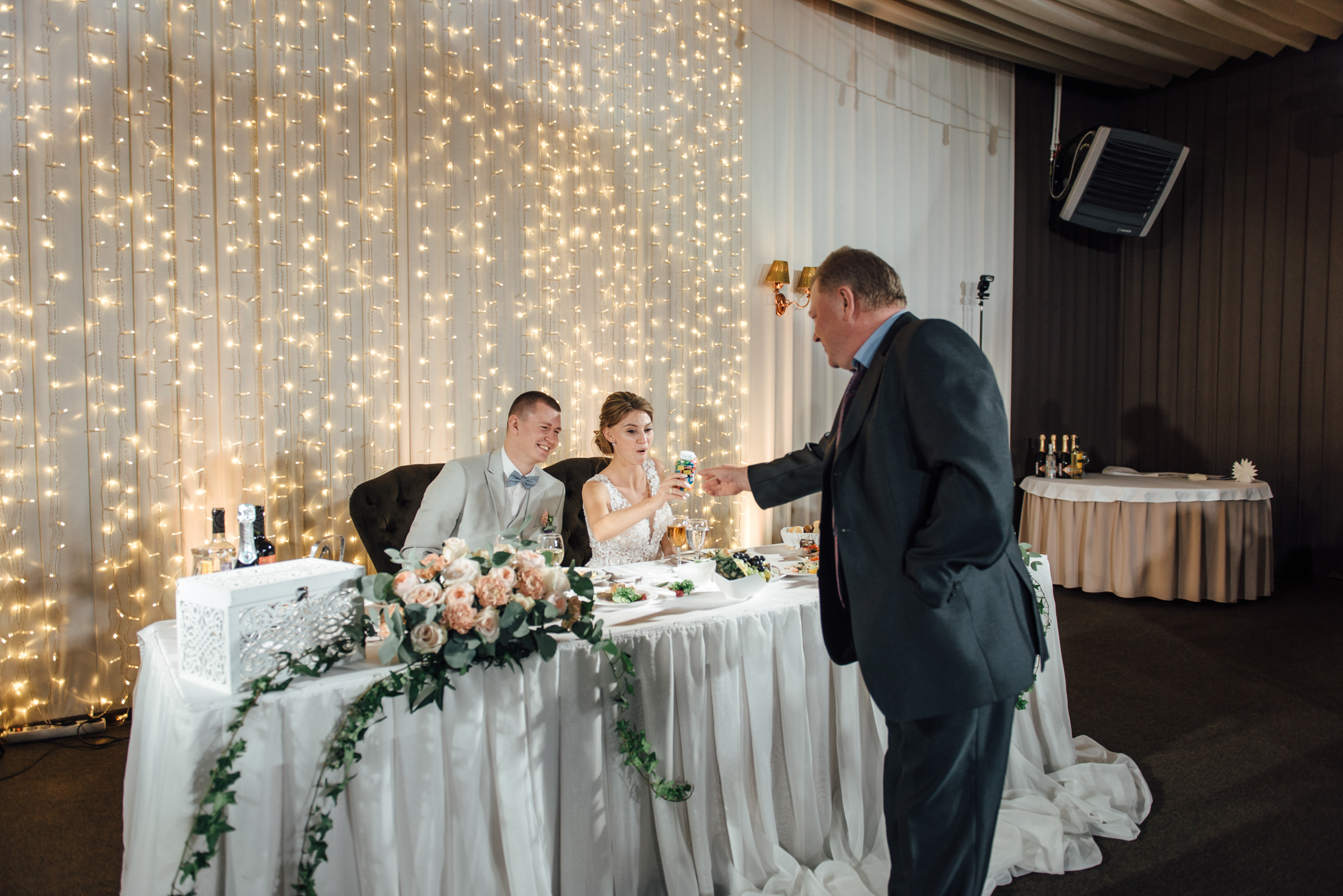 Свадебная фотосессия в Павловском дворце и парке. Свадебный фотограф в Санкт-Петербурге Венера Ахметова