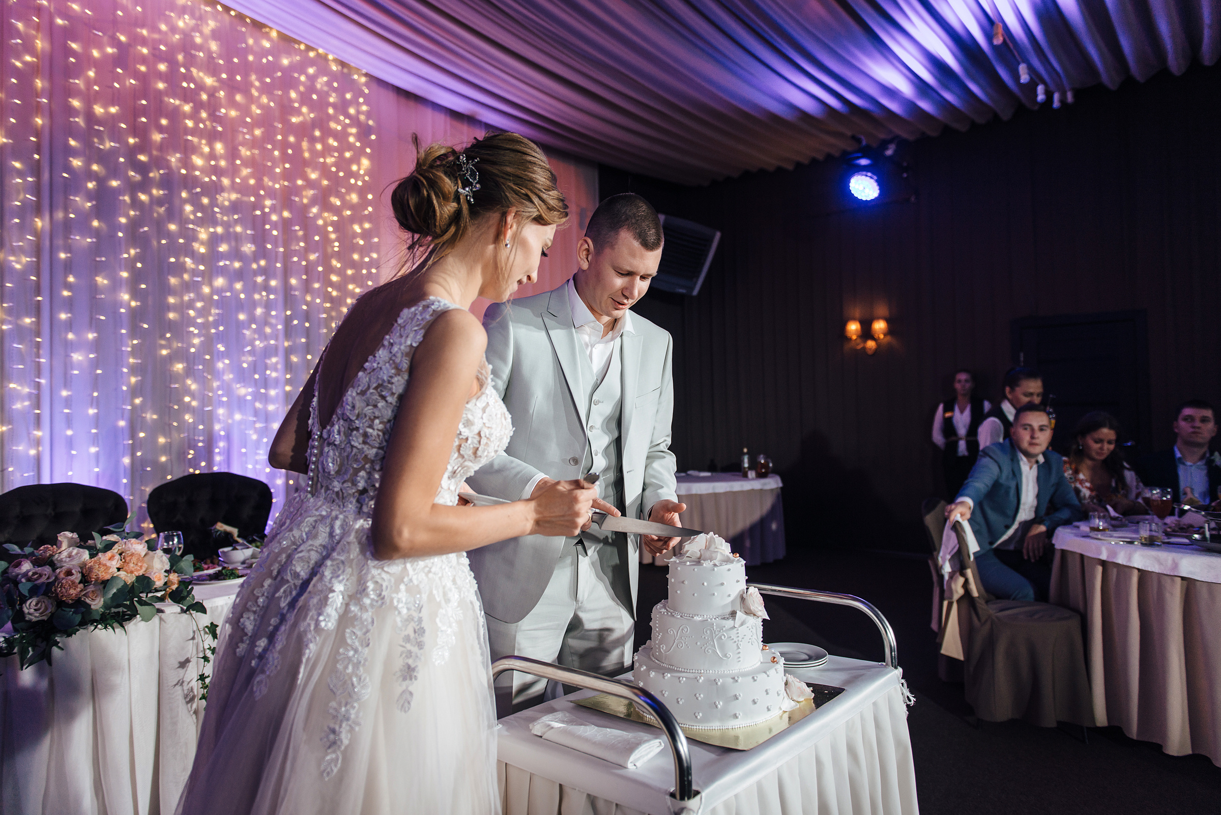 Свадебная фотосессия в Павловском дворце и парке. Свадебный фотограф в Санкт-Петербурге Венера Ахметова