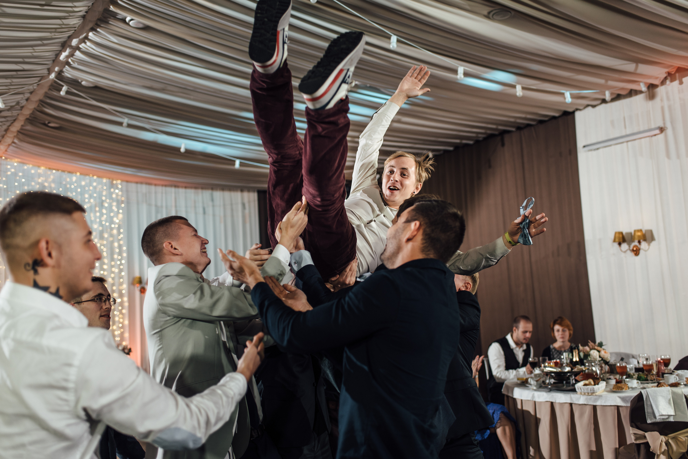 Свадебная фотосессия в Павловском дворце и парке. Свадебный фотограф в Санкт-Петербурге Венера Ахметова