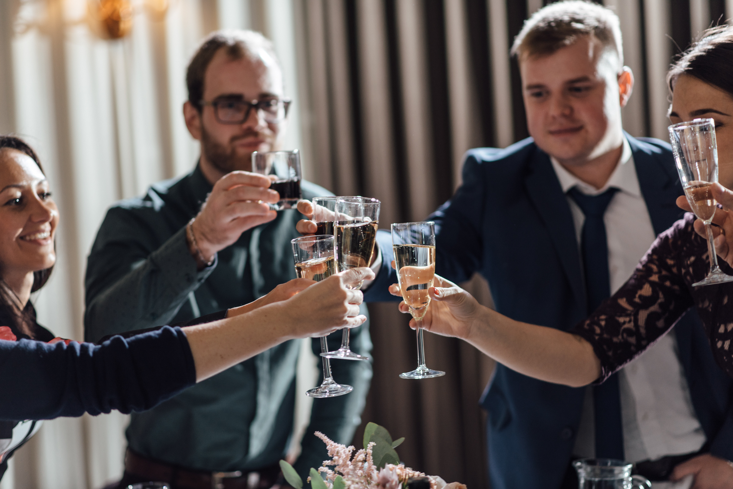 Свадебная фотосессия в Павловском дворце и парке. Свадебный фотограф в Санкт-Петербурге Венера Ахметова