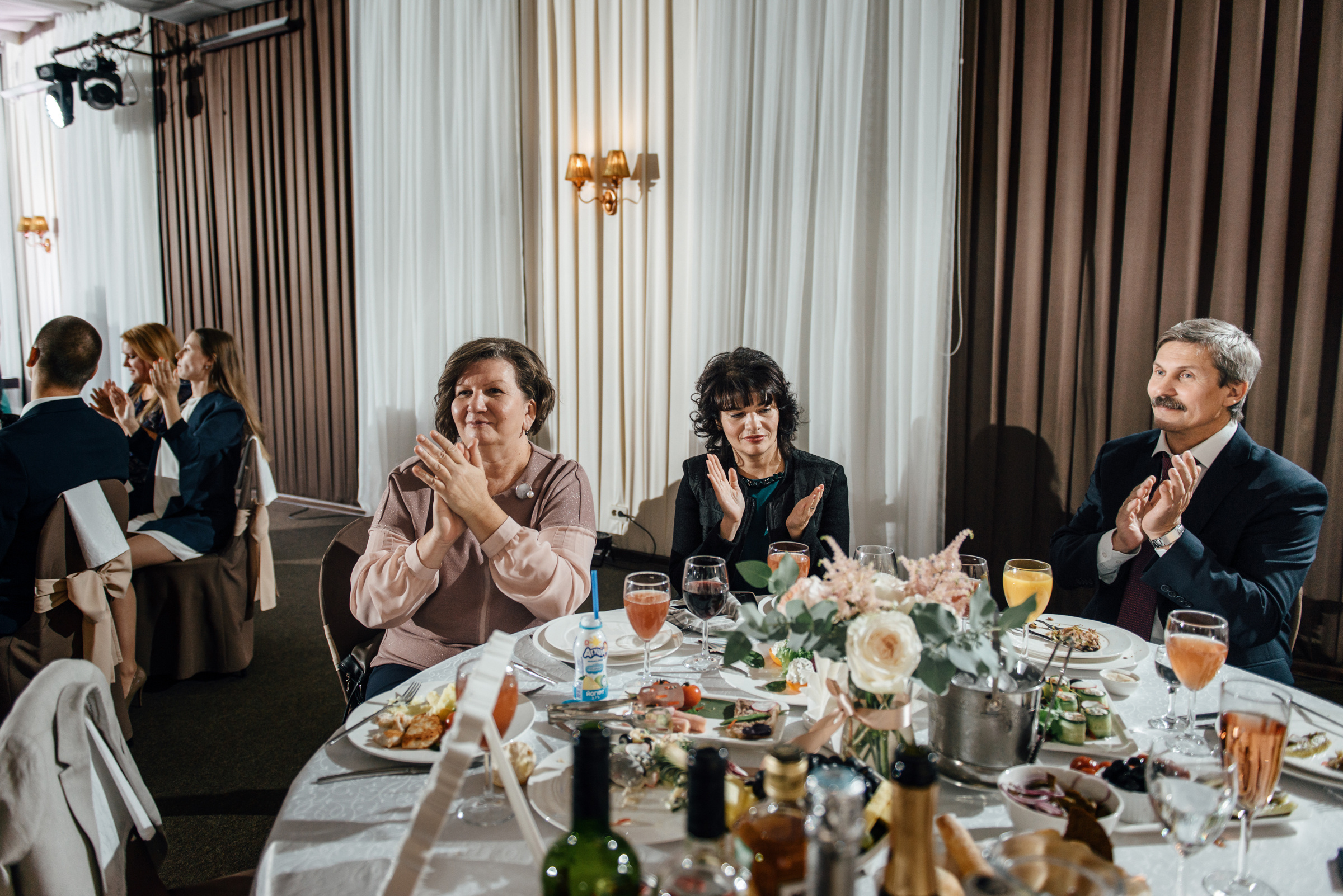 Свадебная фотосессия в Павловском дворце и парке. Свадебный фотограф в Санкт-Петербурге Венера Ахметова