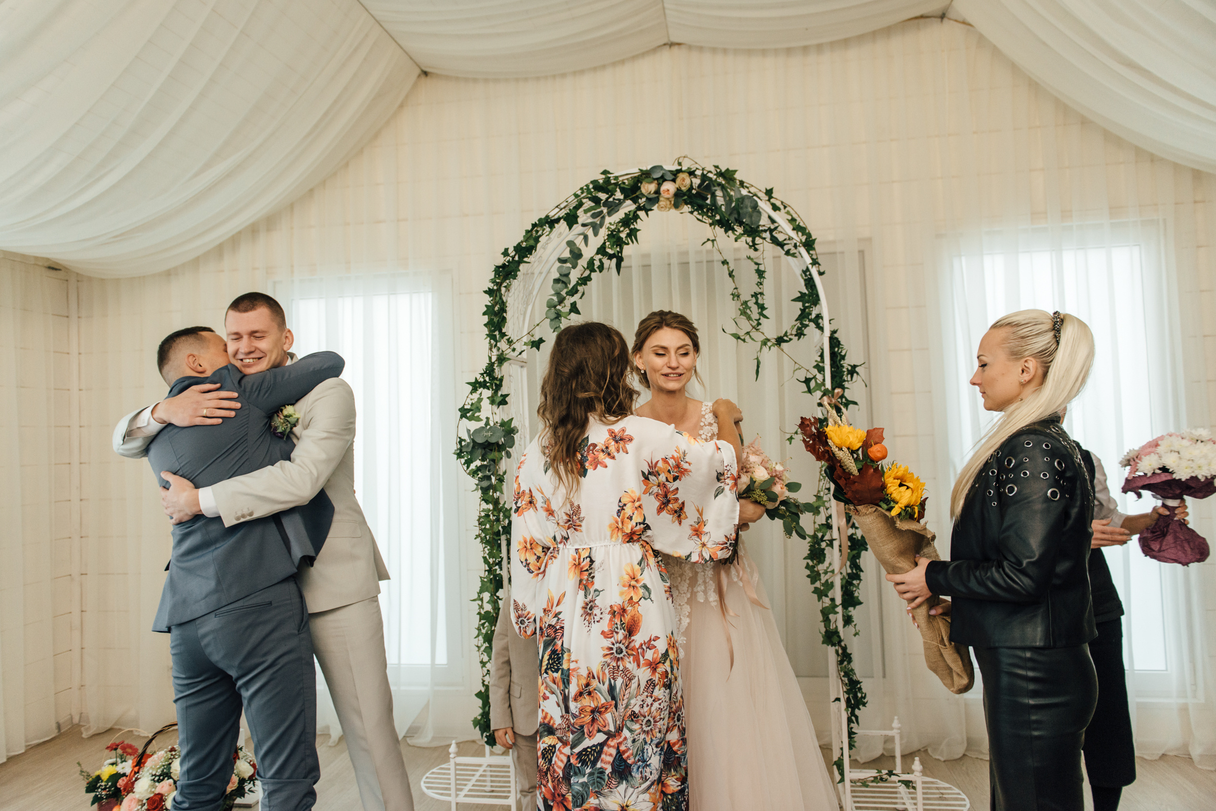 Свадебная фотосессия в Павловском дворце и парке. Свадебный фотограф в Санкт-Петербурге Венера Ахметова