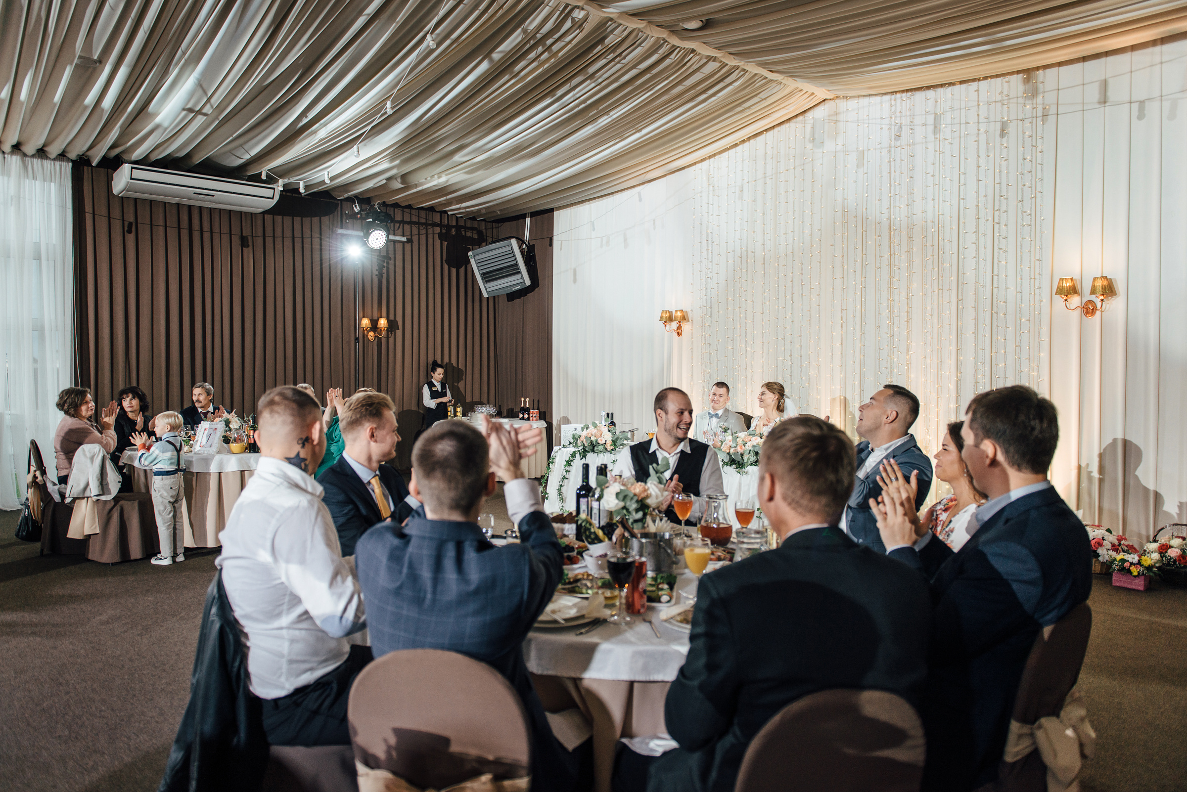 Свадебная фотосессия в Павловском дворце и парке. Свадебный фотограф в Санкт-Петербурге Венера Ахметова