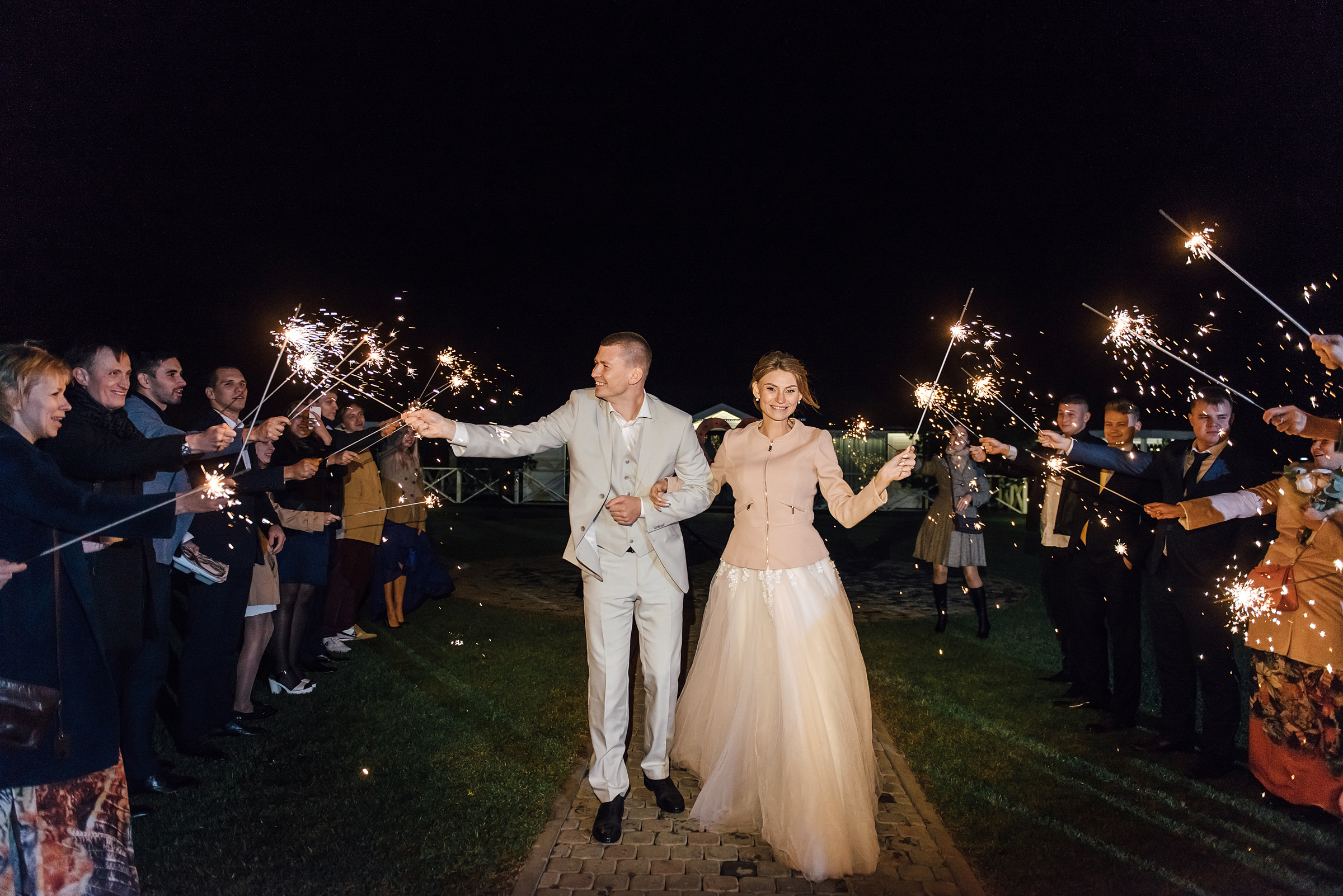 Свадебная фотосессия в Павловском дворце и парке. Свадебный фотограф в Санкт-Петербурге Венера Ахметова