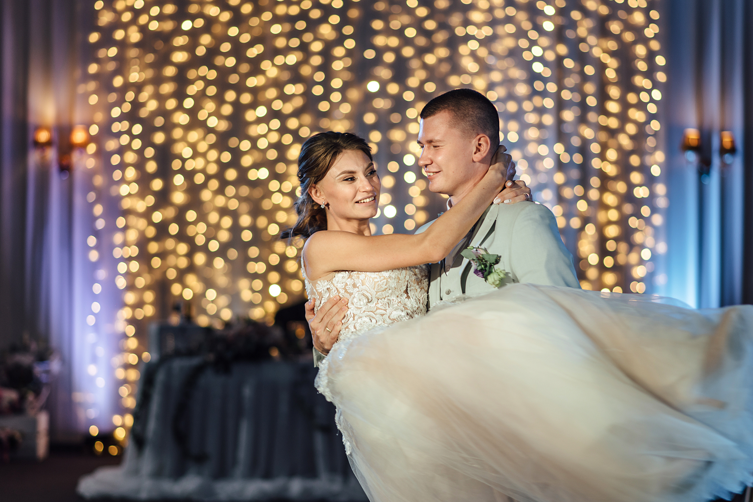 Свадебная фотосессия в Павловском дворце и парке. Свадебный фотограф в Санкт-Петербурге Венера Ахметова