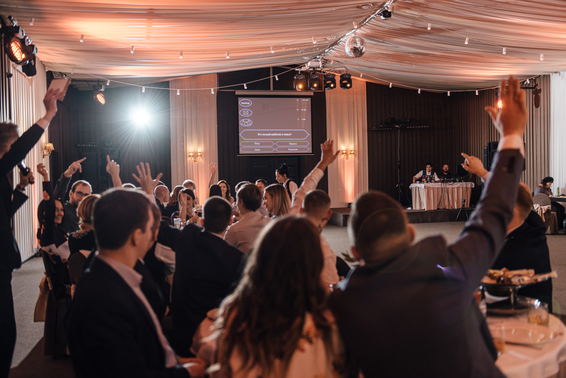 Свадебная фотосессия в Павловском дворце и парке. Свадебный фотограф в Санкт-Петербурге Венера Ахметова