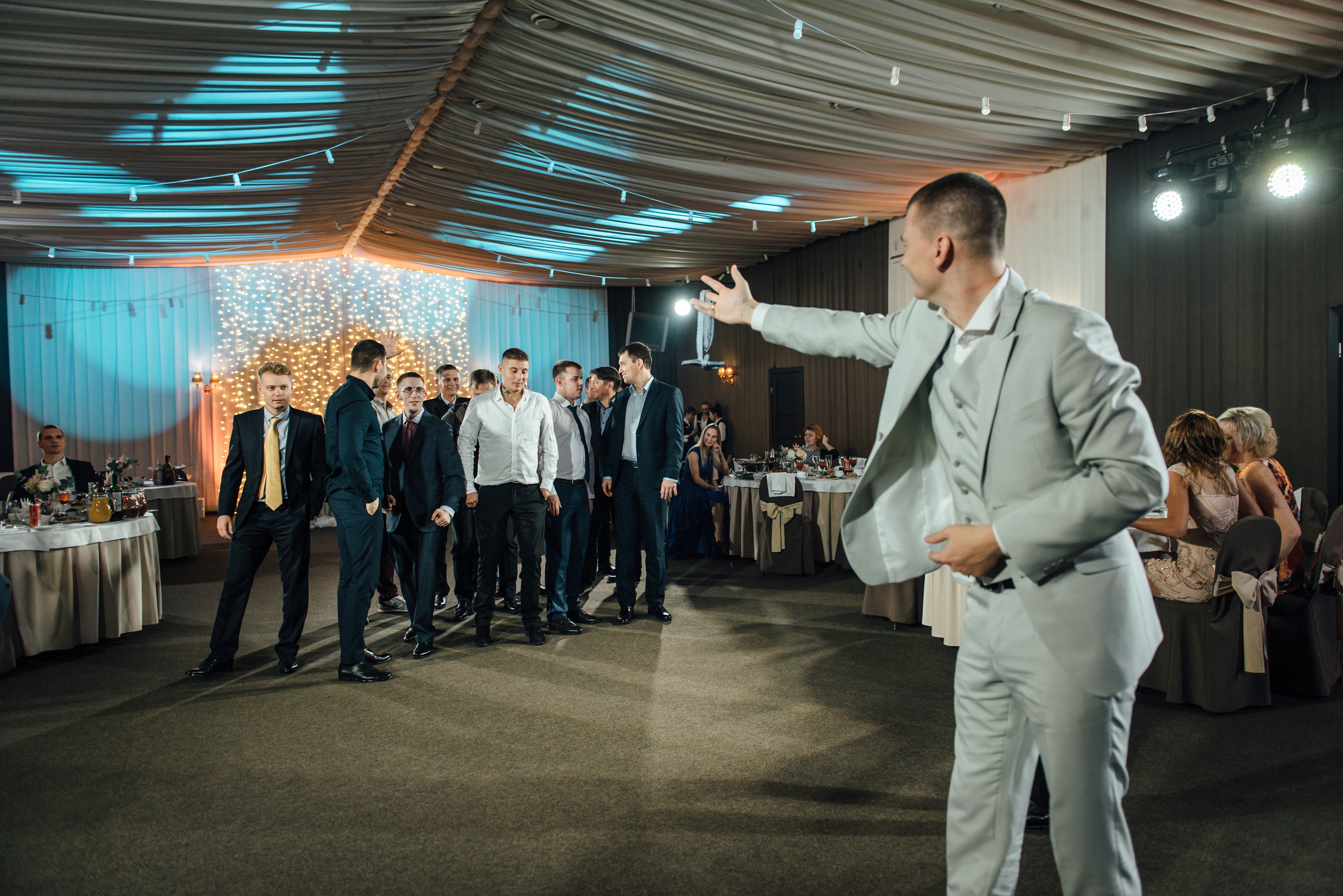 Свадебная фотосессия в Павловском дворце и парке. Свадебный фотограф в Санкт-Петербурге Венера Ахметова