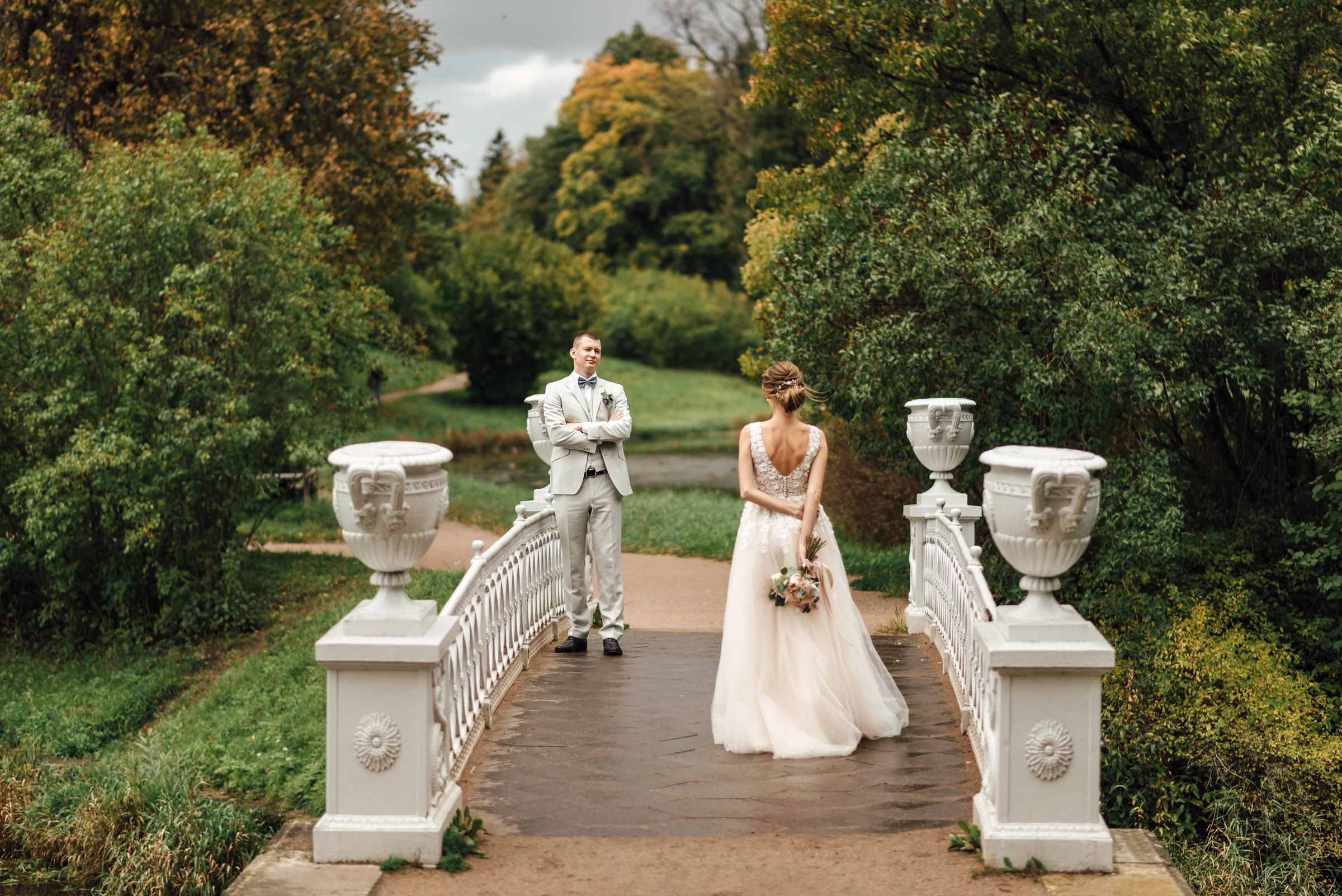 Свадебная фотосессия в Павловском дворце и парке. Свадебный фотограф в Санкт-Петербурге Венера Ахметова